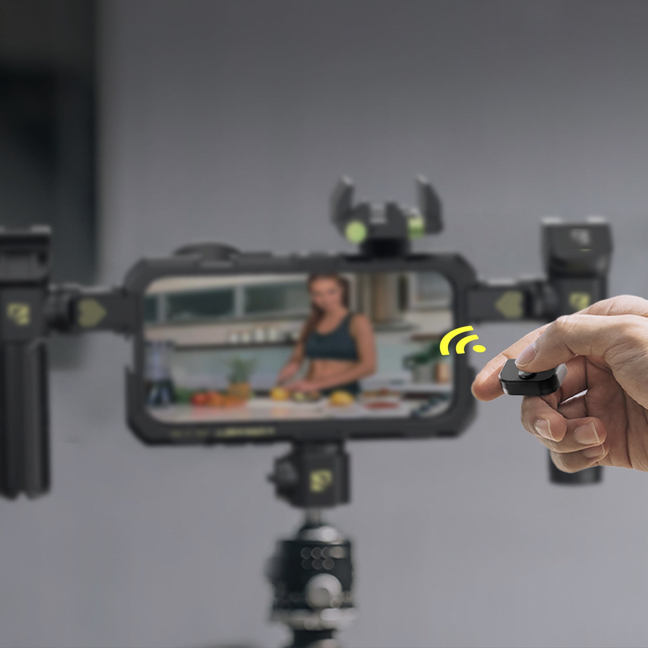 Freewell Genius Rig 提供 GeniusRemote 藍牙遙控器,支援 10 米遠距錄影操控