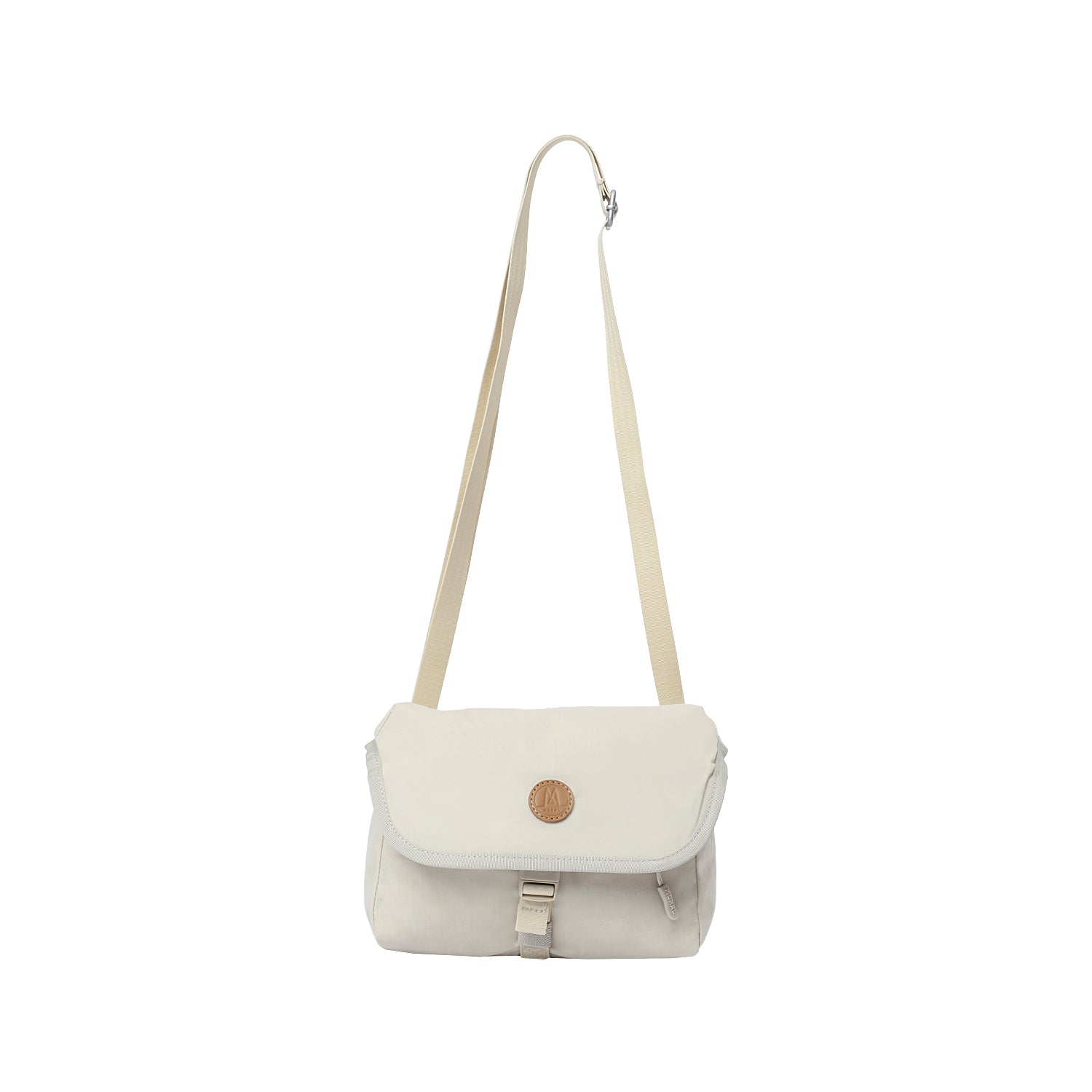 MORAL Northside Bostin郵差包(小),配有可調式肩背帶。包款風格簡約清新,適合日常穿搭。