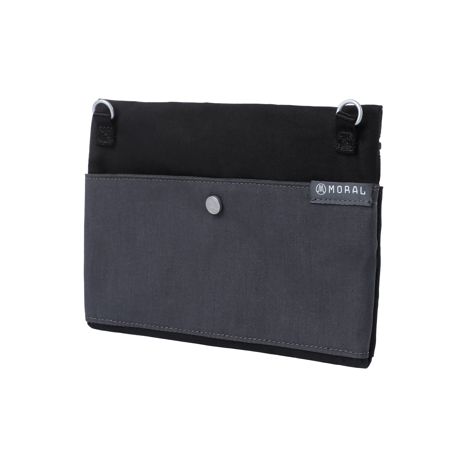 MORAL Napier側背包,背面展示黑灰雙色拼接設計與品牌LOGO標籤。簡約大方,提升日常搭配質感。