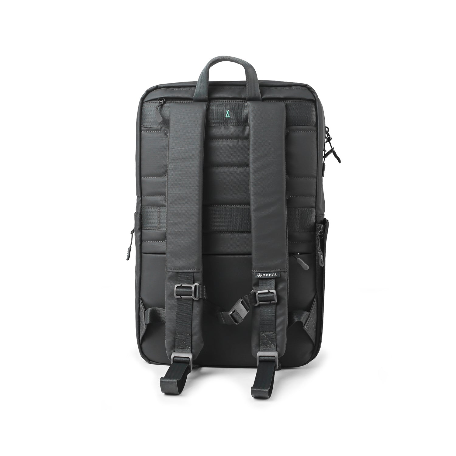 Moral Cecil Trackies 背包 - 背面支撐細節,展示加厚肩帶與背部透氣設計,提升背負舒適性。