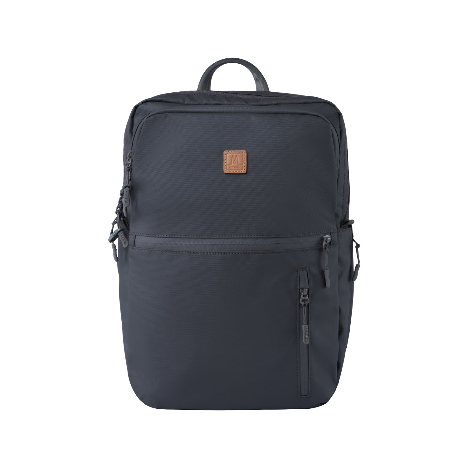 正面展示 Moral CECIL COMPACT II 背包,簡約橄欖灰設計,適合通勤與旅行