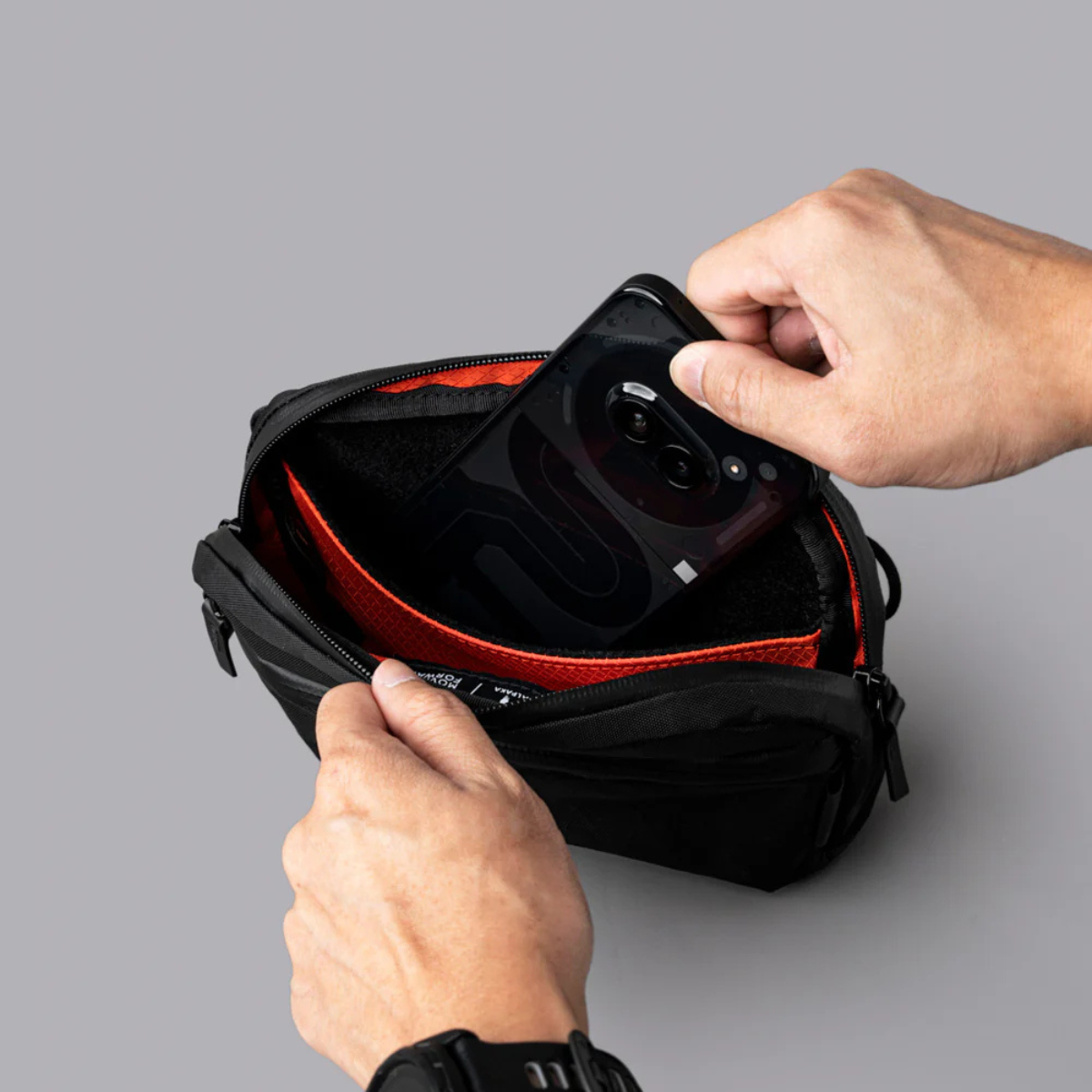 【Alpaka】Flight Sling 側肩包 1L|輕巧防潑水