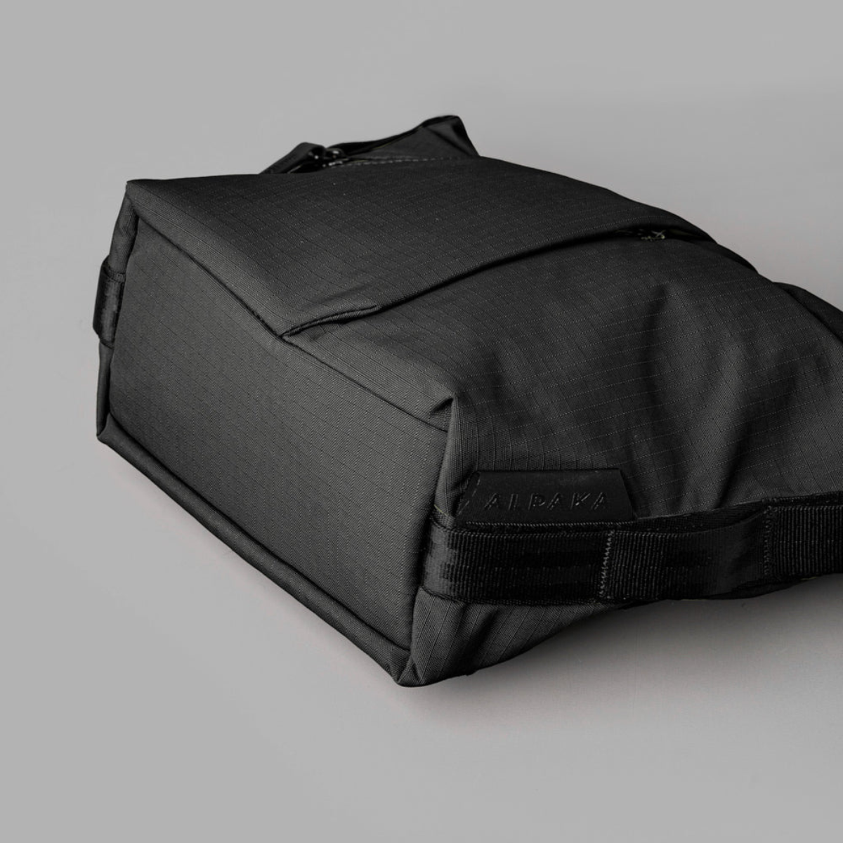 Alpaka Flow Satchel 側肩包