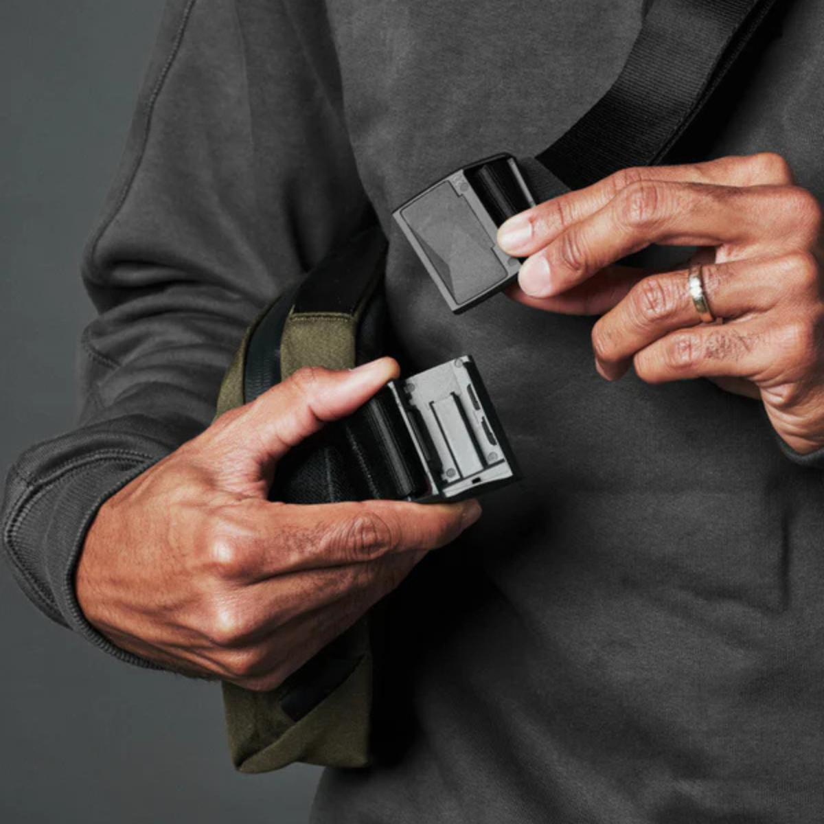 【Alpaka】Go Sling Mini V2 側肩包|新升級Maglockz扣