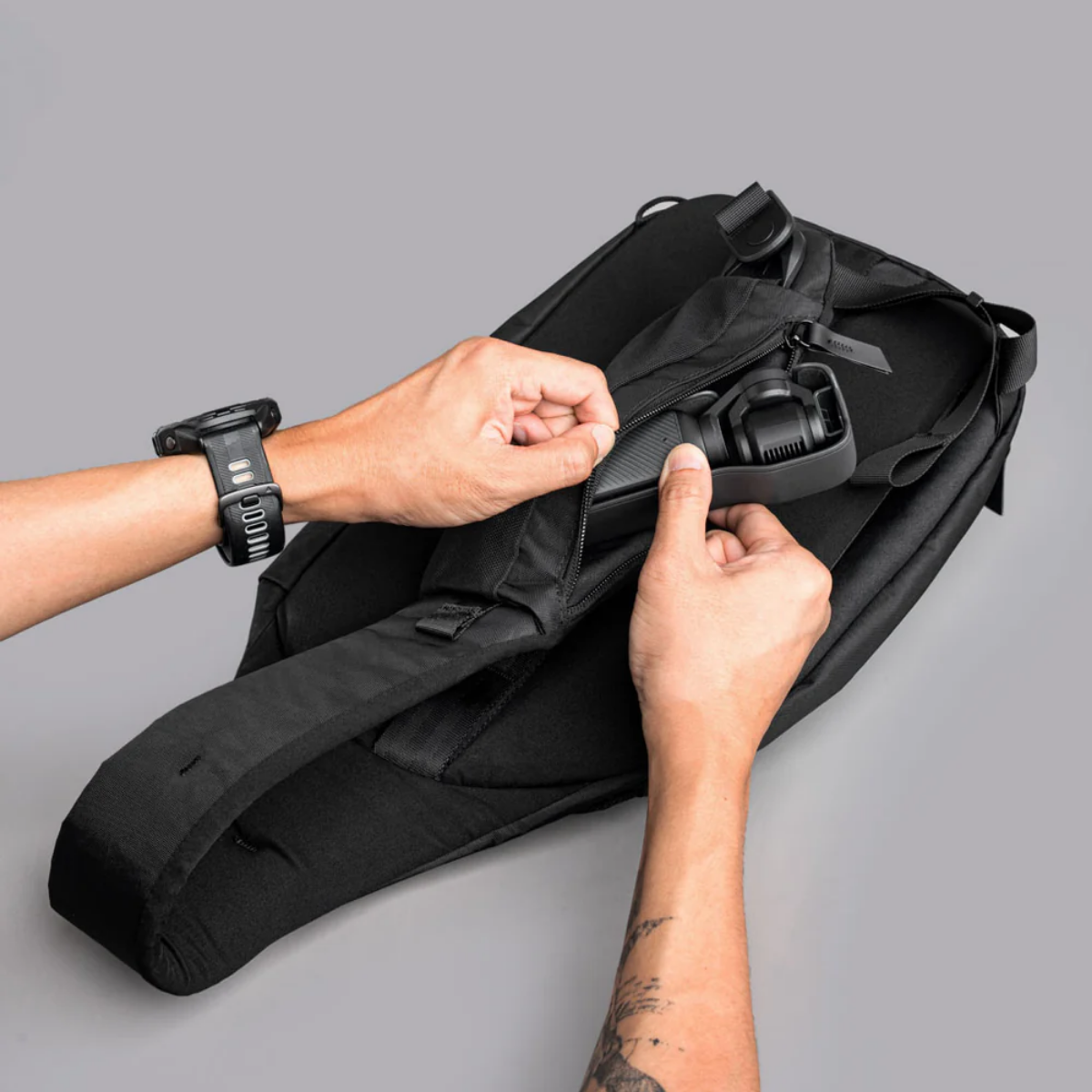 【Alpaka】Metro Crossbody 肩背包 10L|防潑水耐用