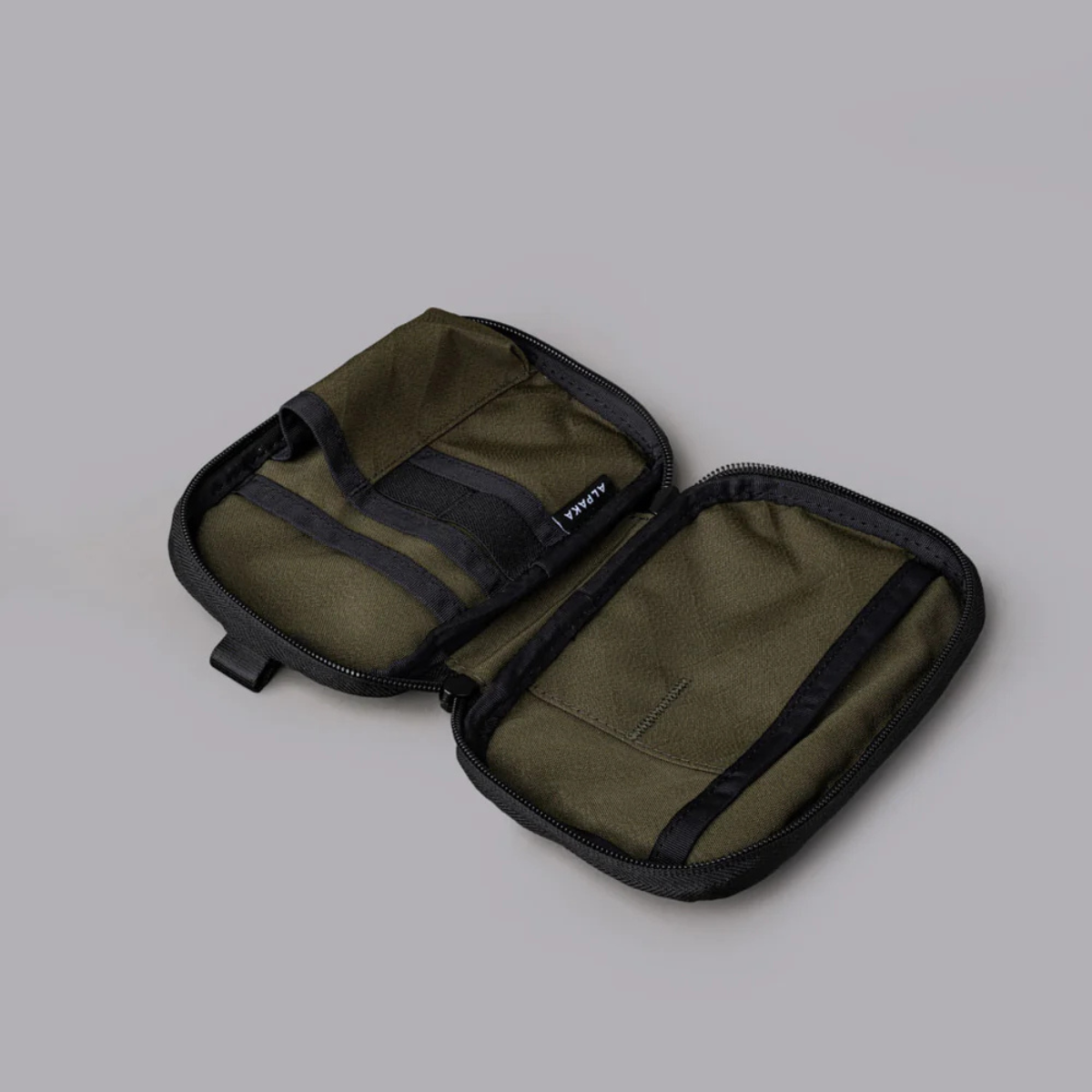 7 個內部口袋,可放置 EDC 工具