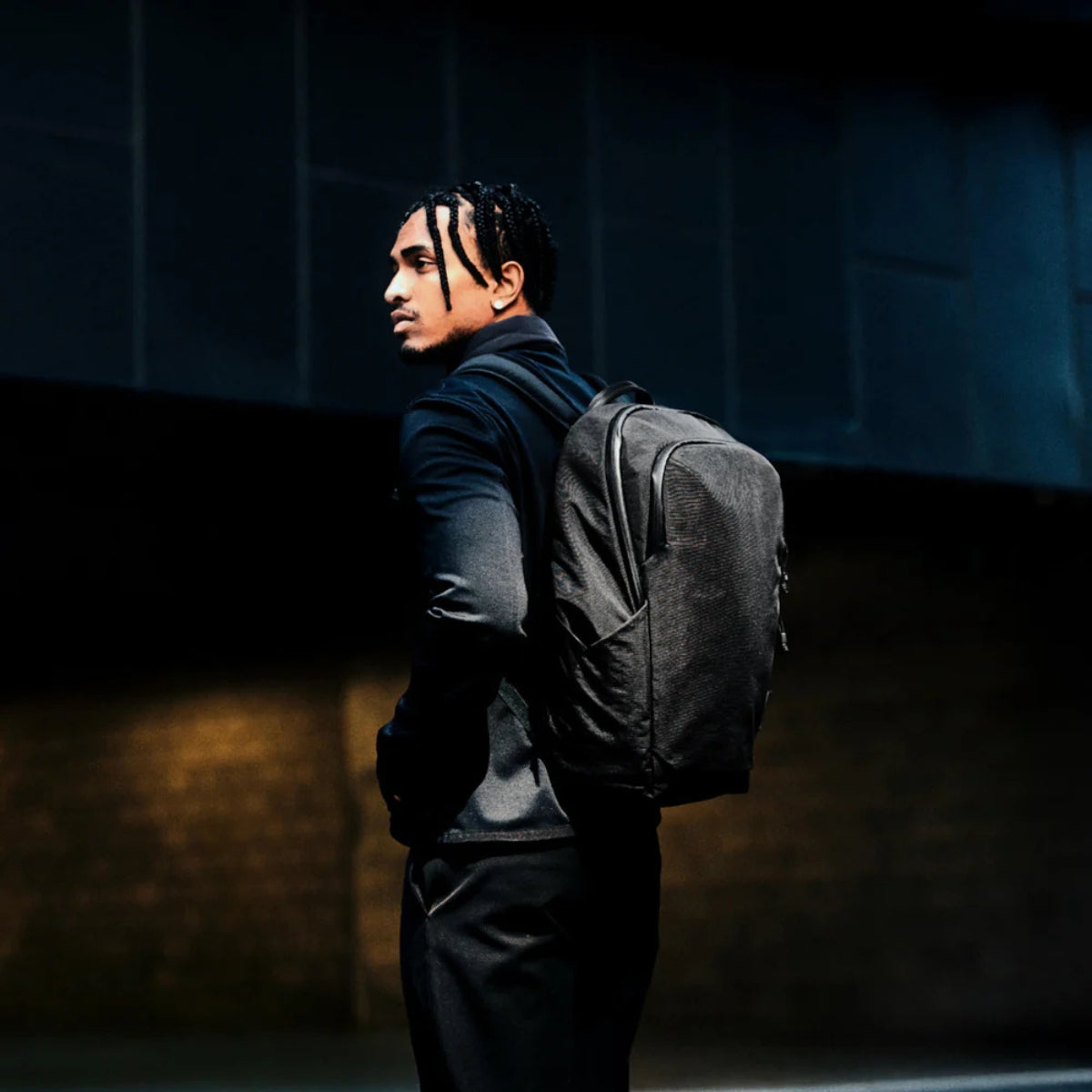 Alpaka Bravo Backpack:
背包尺寸適中,適用於日常通勤或短途旅行。