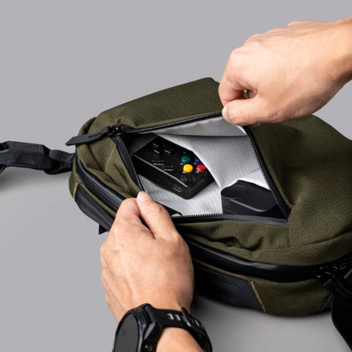 【Alpaka】Go Sling Mini V2 側肩包|新升級Maglockz扣