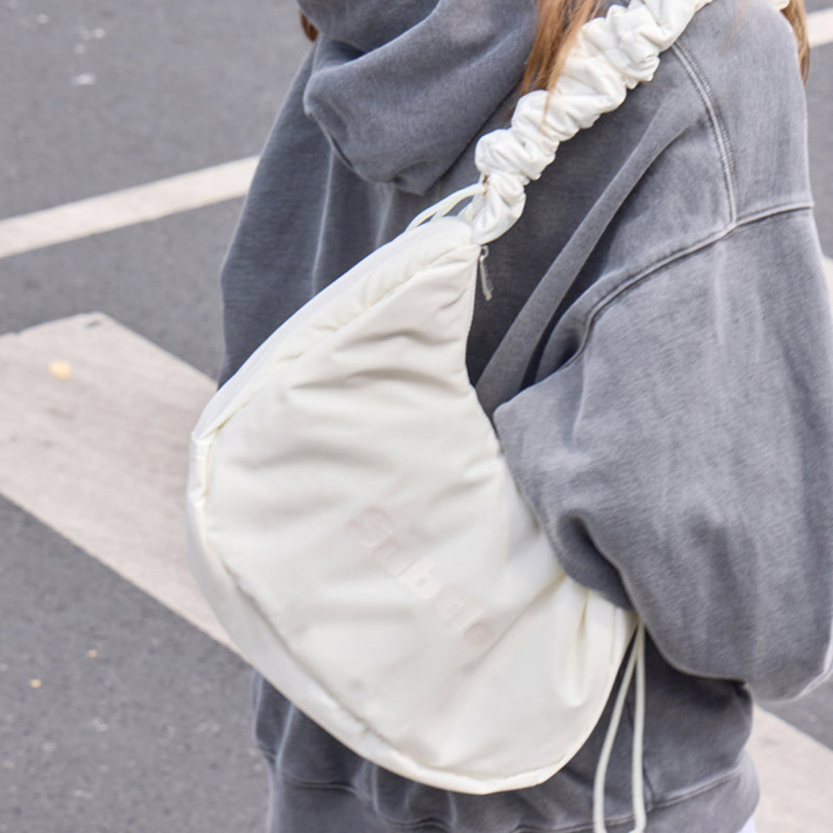 SUBTLE雲朵斜挎包 腋下包