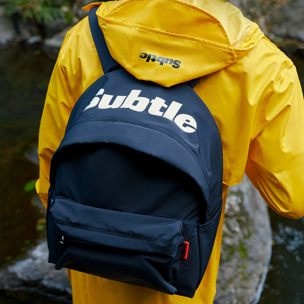 模特實背展示,適合通勤或學生使用