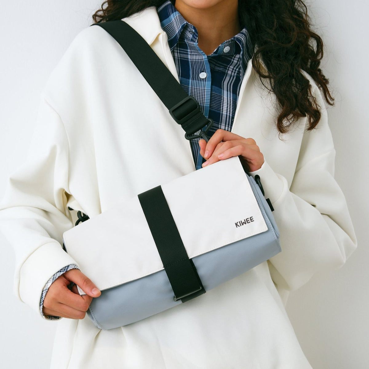 【Kiwee】Triangle Sling Bag 多功能斜背包|輕便防盜|環保防水