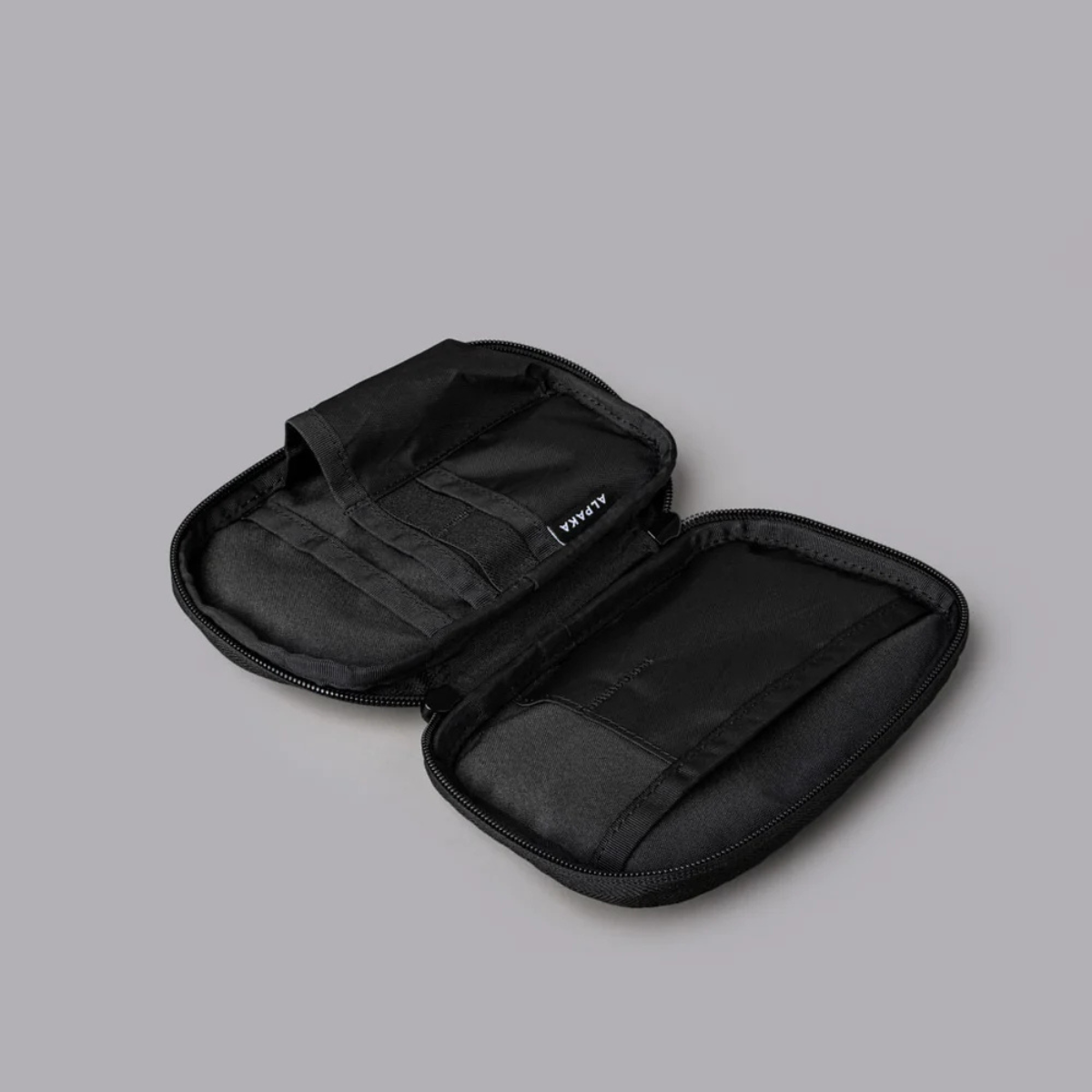 7 個內部口袋,可放置 EDC 工具