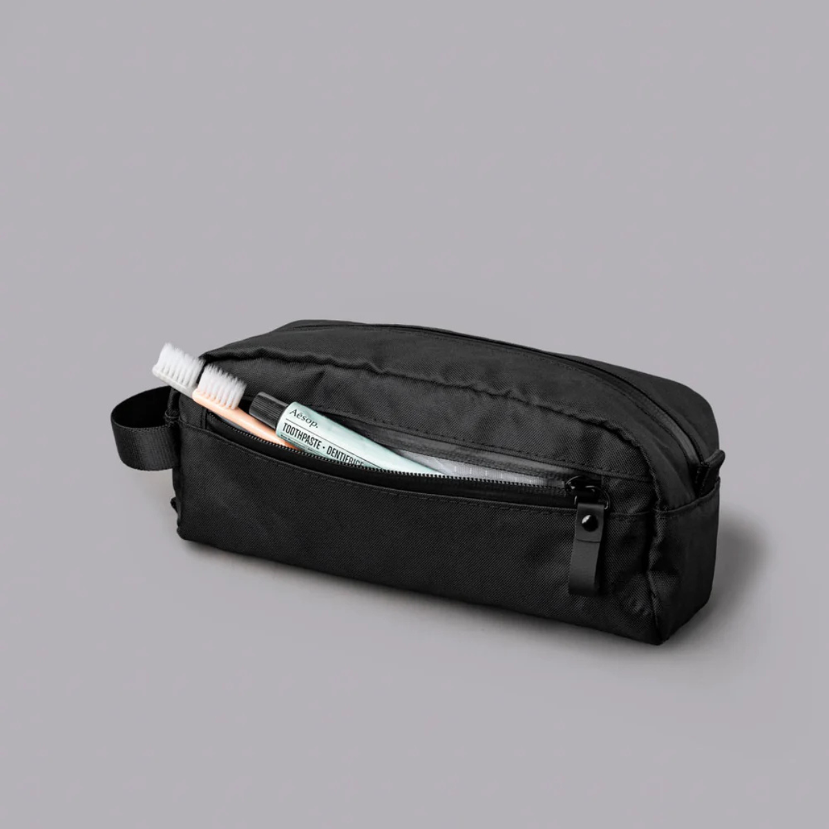 多功能應用: 適合旅行、飛機隨身用品或健身房使用,滿足多場景需求。