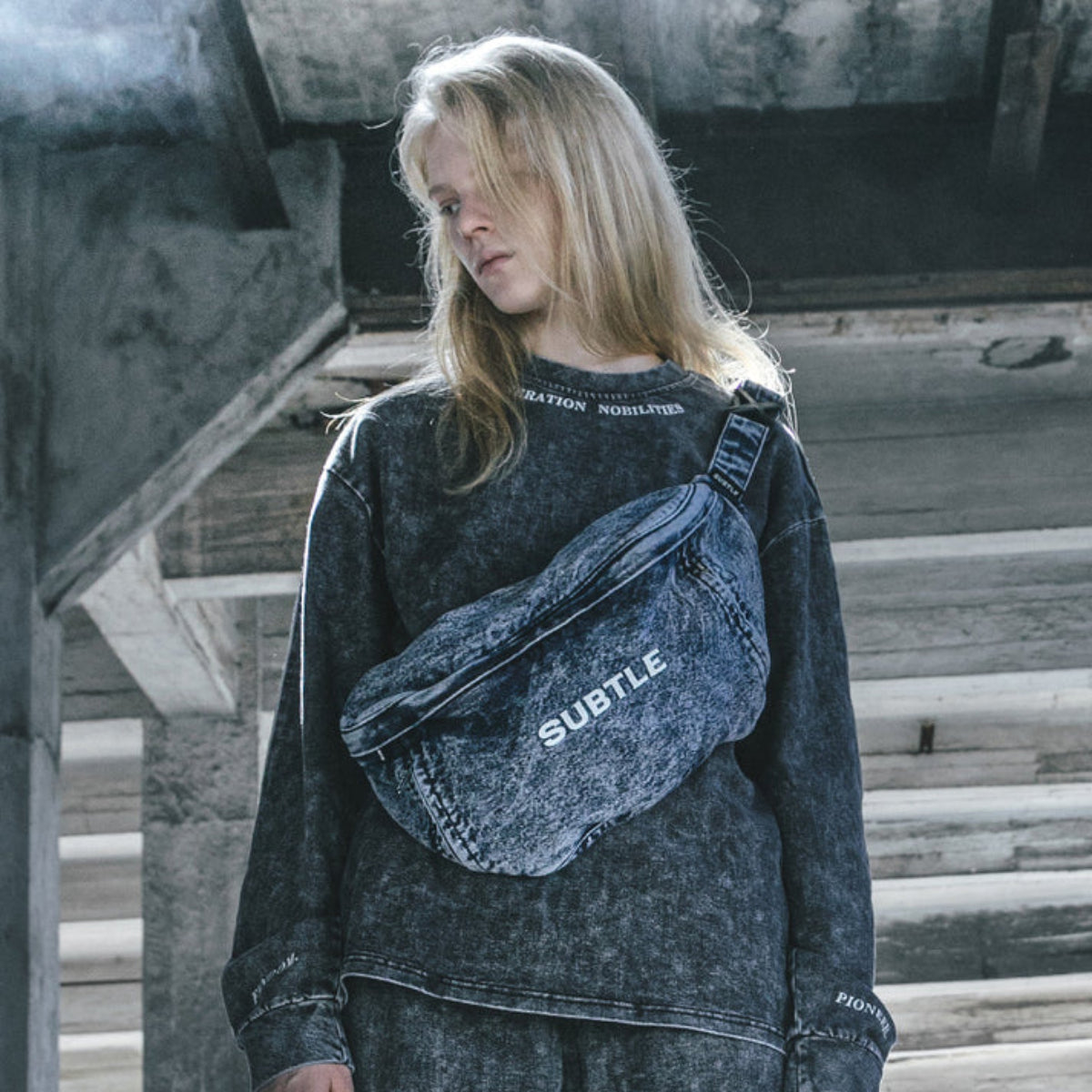 【Subtle】Rawmad(P) 丹寧斜孭袋|耐磨牛仔布|時尚百搭