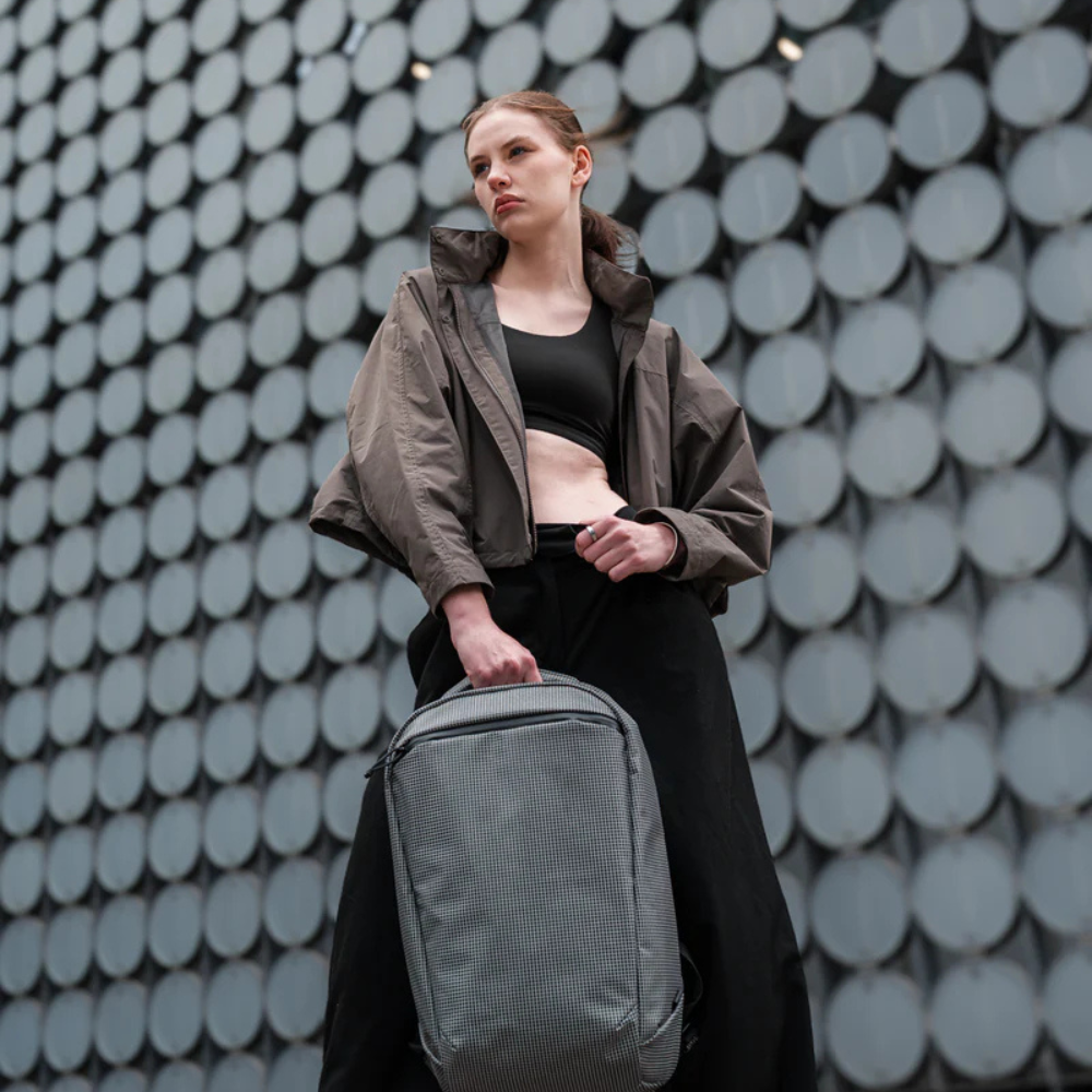 【Alpaka】Momentum Backpack 超輕通勤後背包 22L|16 吋筆電夾層|隱藏側袋快取