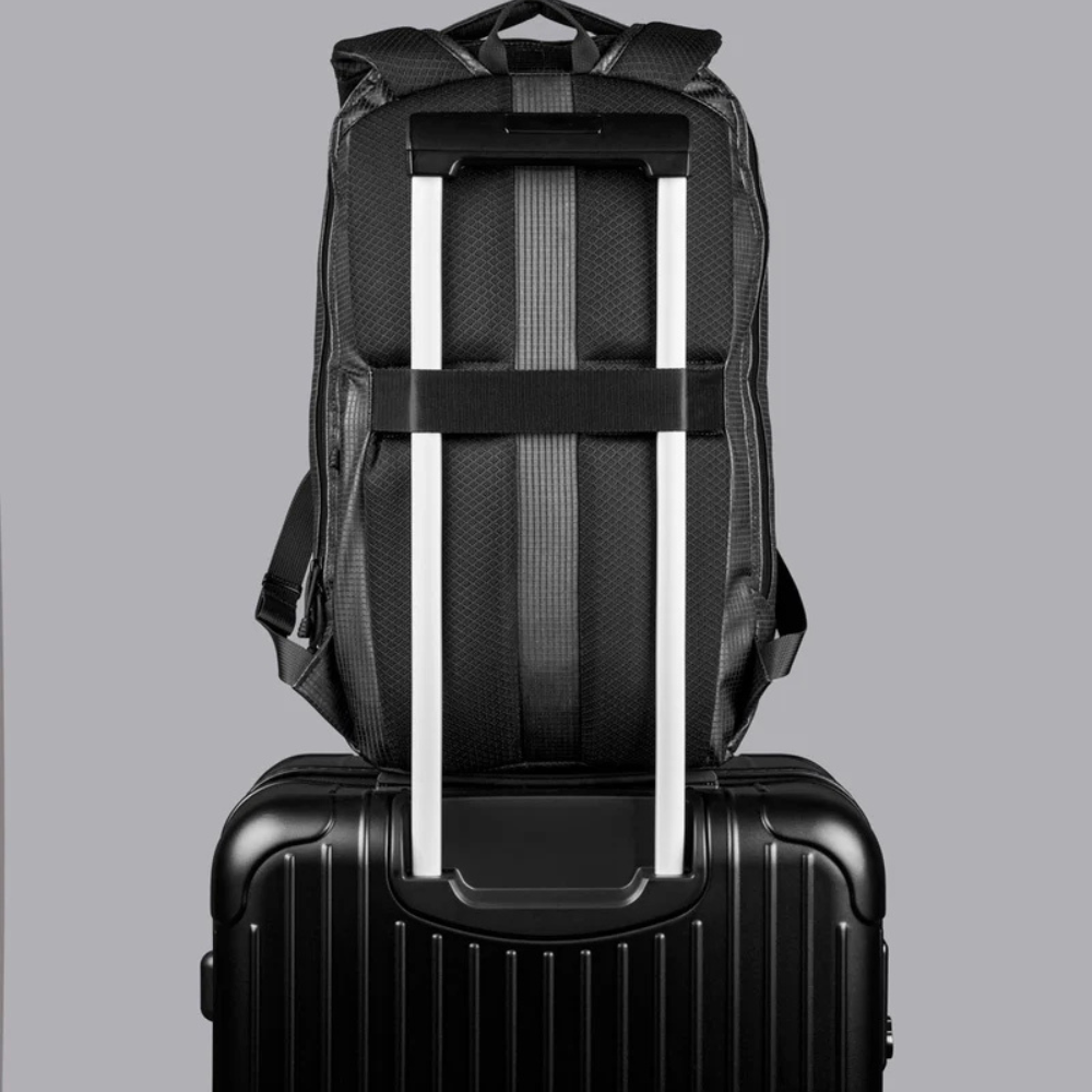 【Alpaka】Momentum Backpack 超輕通勤後背包 22L|16 吋筆電夾層|隱藏側袋快取