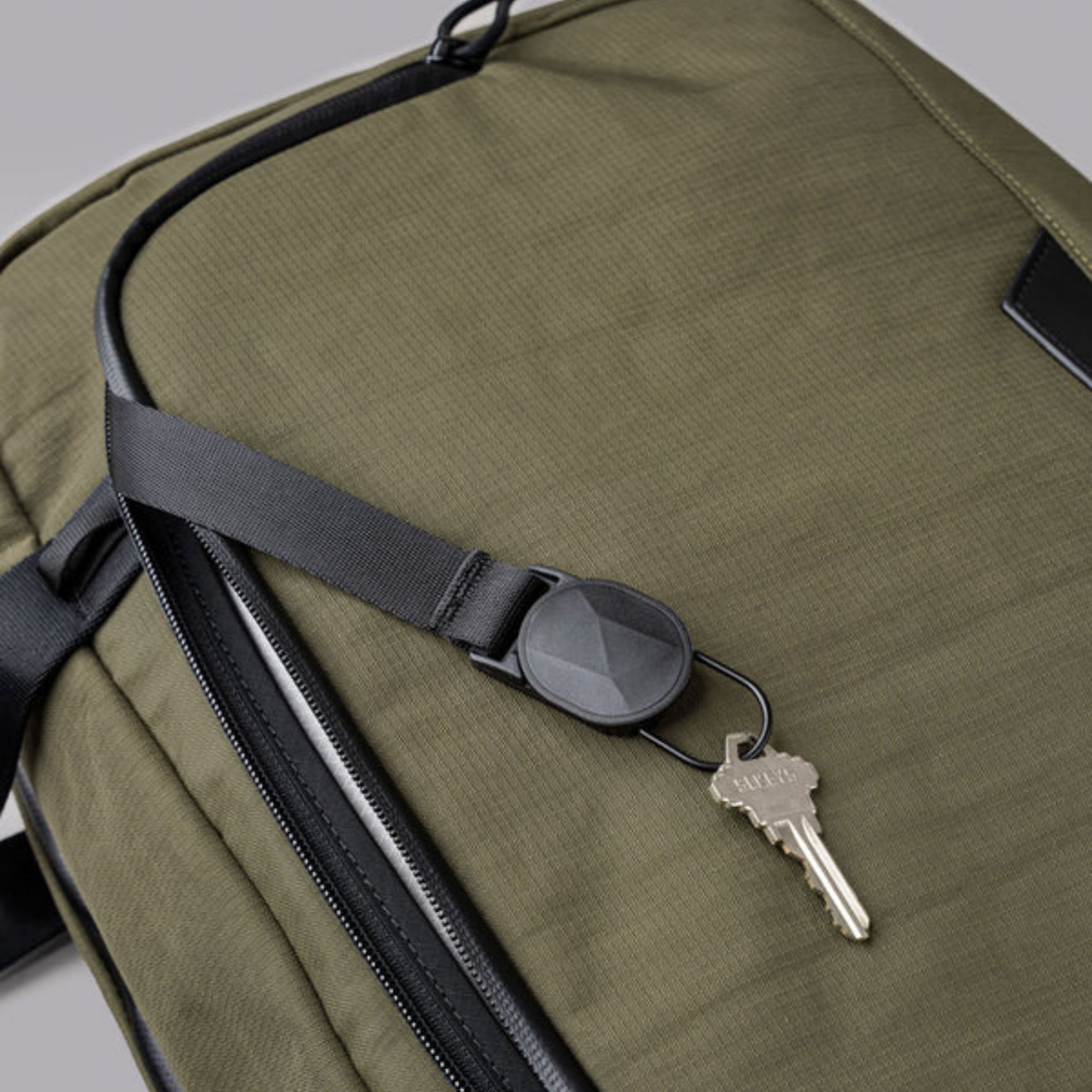 Alpaka Bravo Brief 商務手提包
附磁吸鑰匙圈