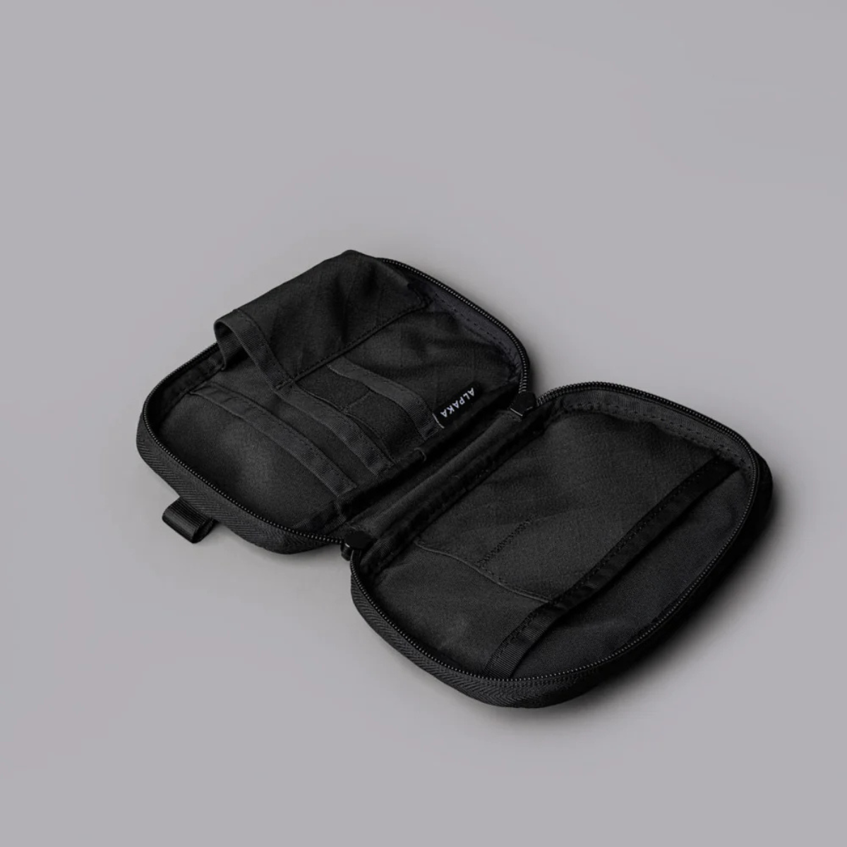7 個內部口袋,可放置 EDC 工具