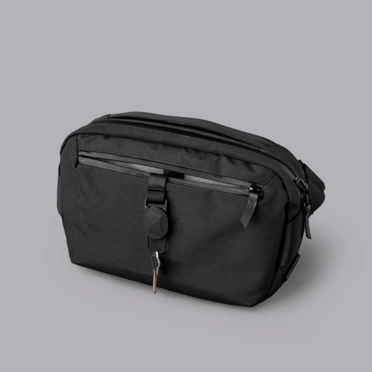 【Alpaka】Go Sling Mini V2 側肩包|新升級Maglockz扣
前部快速存取口袋,配有整合式 MOD Key Tether