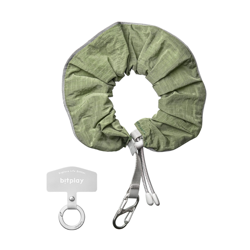 BITPLAY Glow Scrunchie Wrist Strap 正面展示。