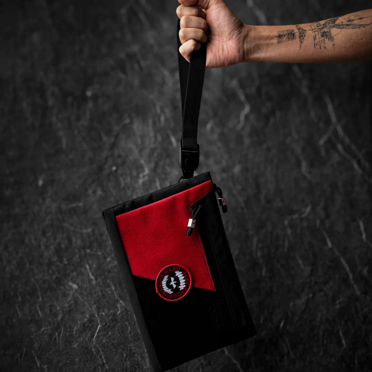 【Alpaka】Zip Pouch Max V2 側肩包|吸血鬼特別版