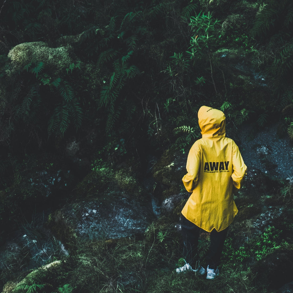 SUBTLE暴雨风衣霓虹黄实穿效果