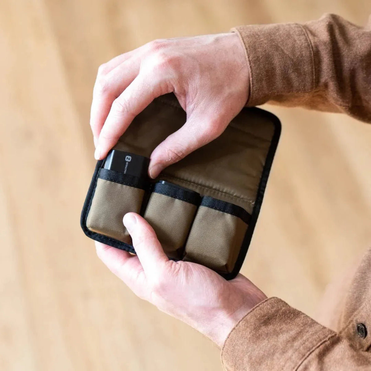 Nomatic Mckinnon Battery Case 電池收納袋|磁扣設計