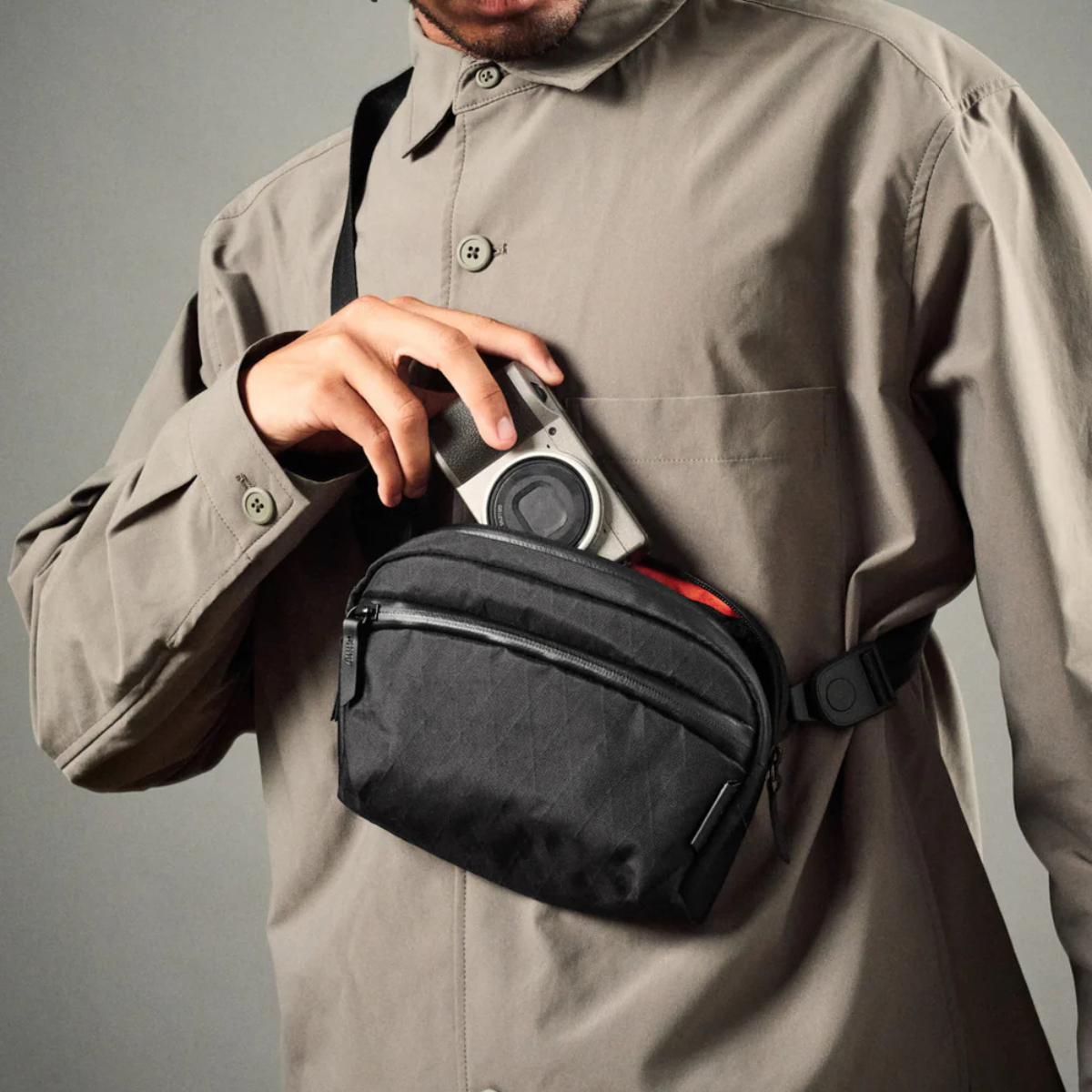 【Alpaka】Flight Sling 側肩包 1L|輕巧防潑水