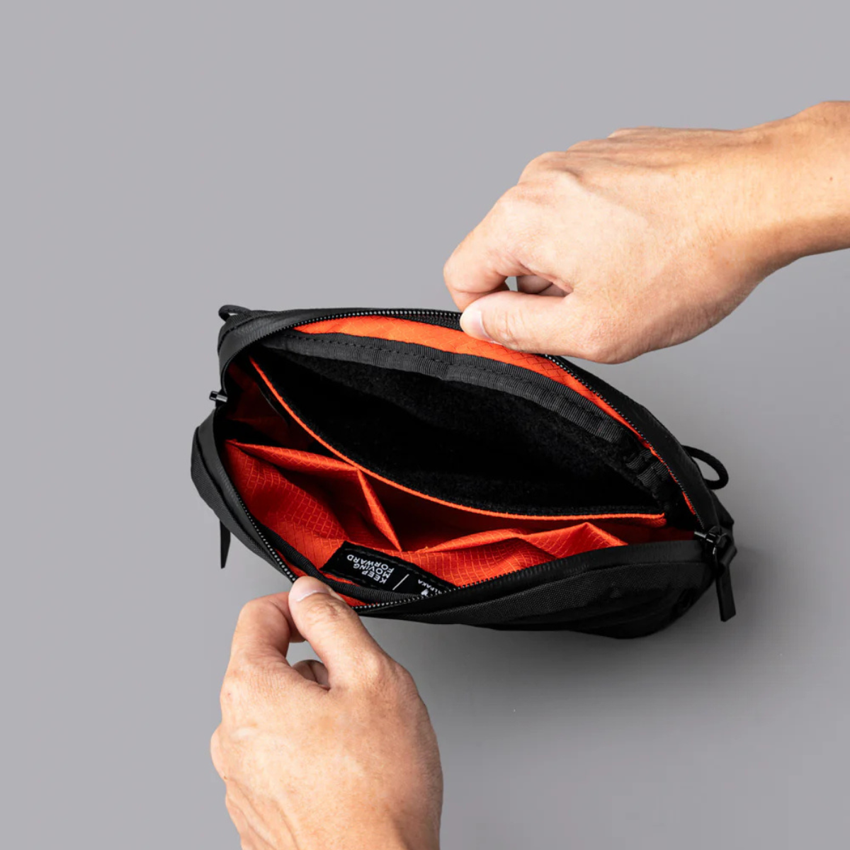 【Alpaka】Flight Sling 側肩包 1L|輕巧防潑水