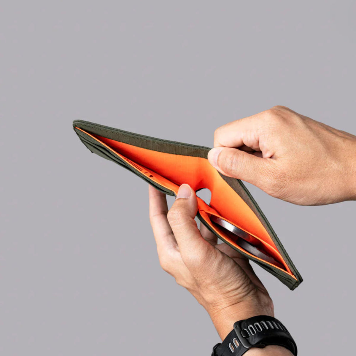 全球貨幣兼容:適配全球所有貨幣,滿足旅行及日常需求。