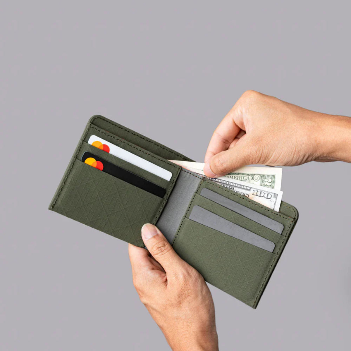 全球貨幣兼容:適配全球所有貨幣,滿足旅行及日常需求。