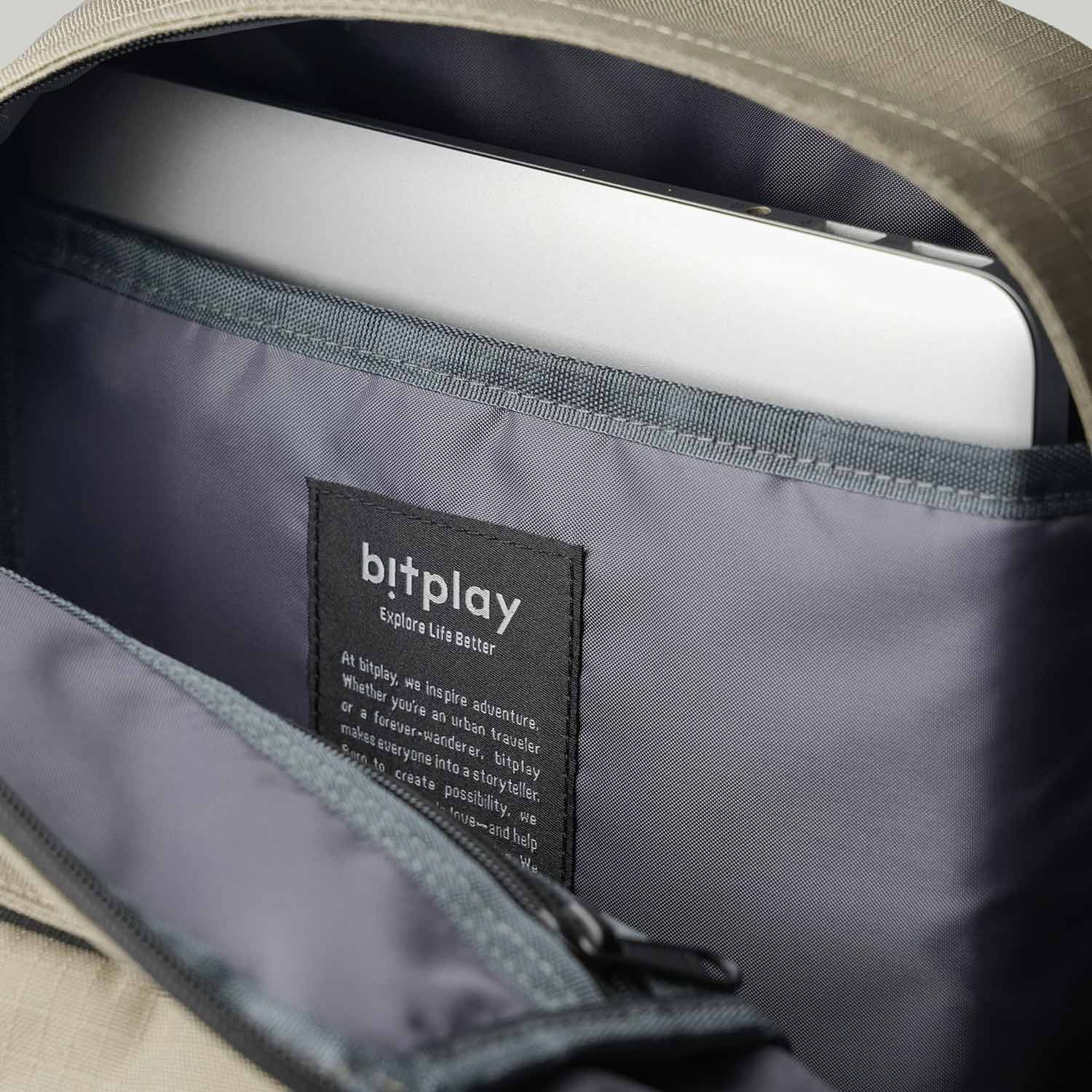 【Bitplay】輕旅筆電包|13L防潑水高強度 探索黑