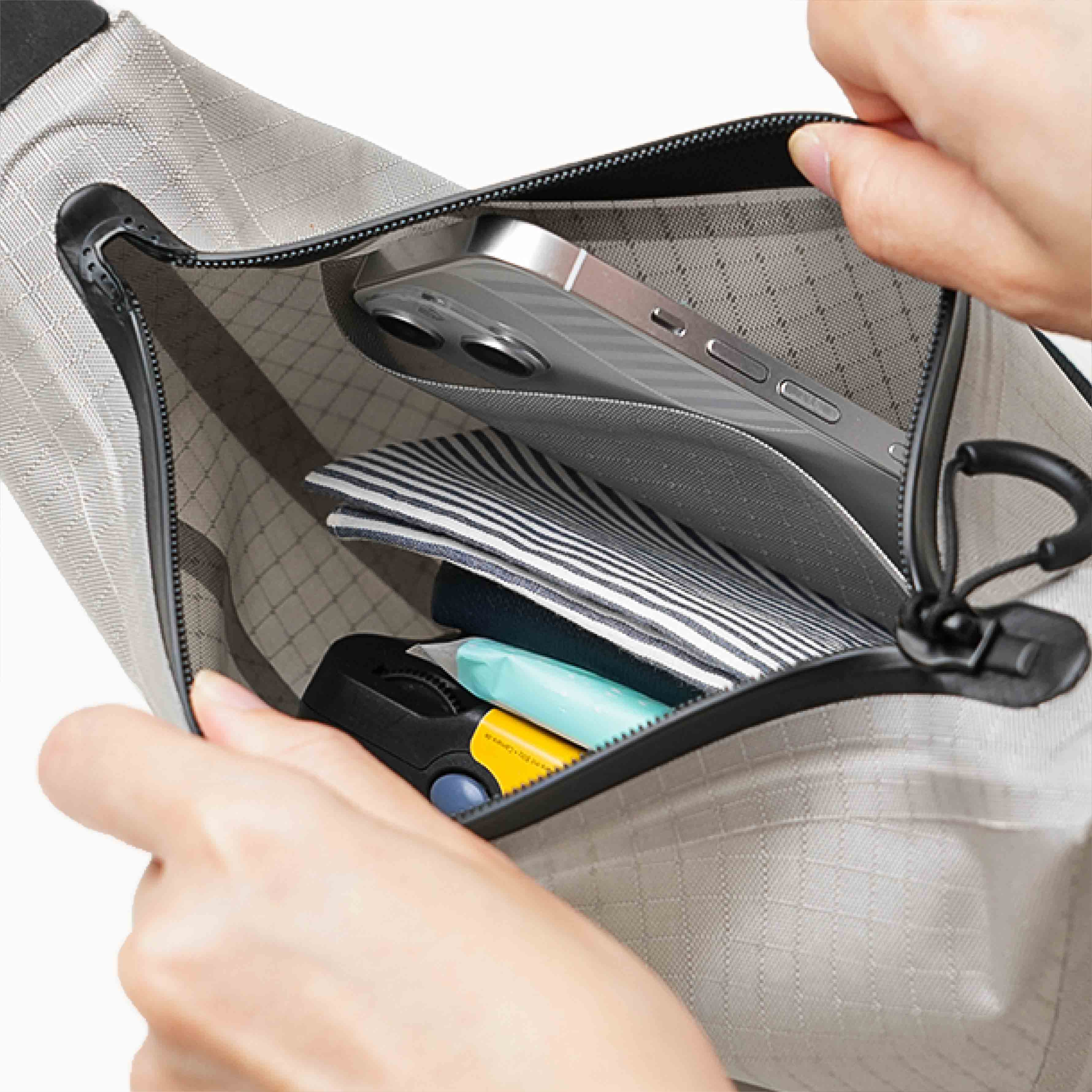 【Bitplay】AquaSeal海馬包|2.5L全防水半月包 霧黑