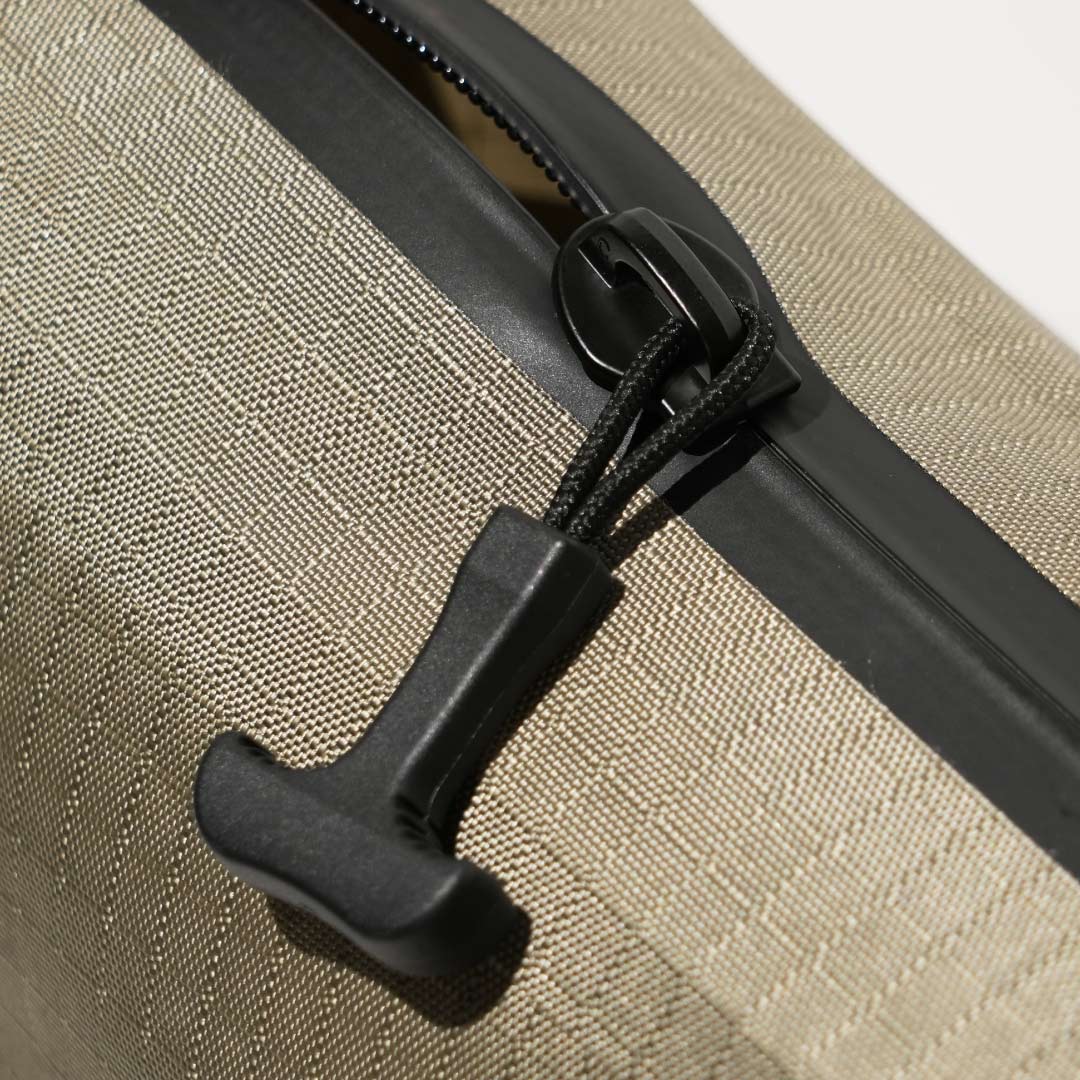 【Bitplay】AquaSeal海馬包|9L全防水斜跨包 霧黑