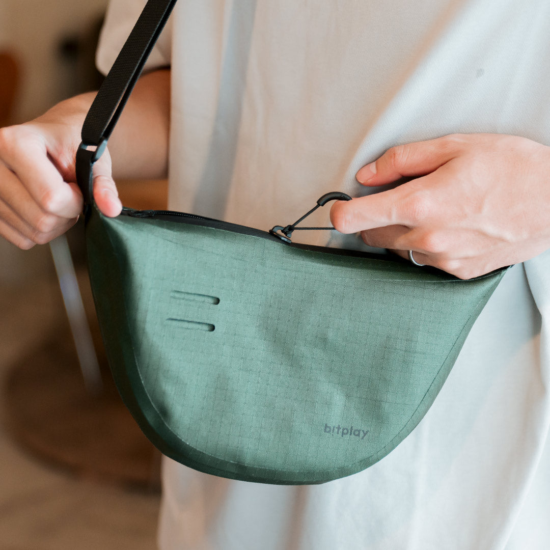 【Bitplay】AquaSeal海馬包|2.5L全防水半月包 霧黑