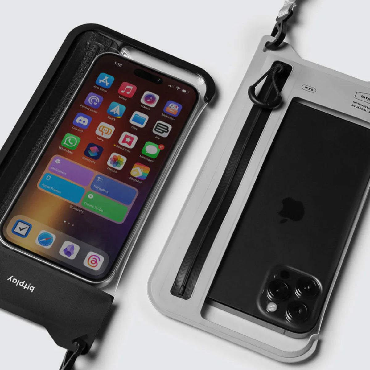 【Bitplay】AquaSeal Lite 全防水手機袋|輕巧直式設計,搭載氣密防水拉鍊與 IPX8 防水認證,適合戶外及日常使用。