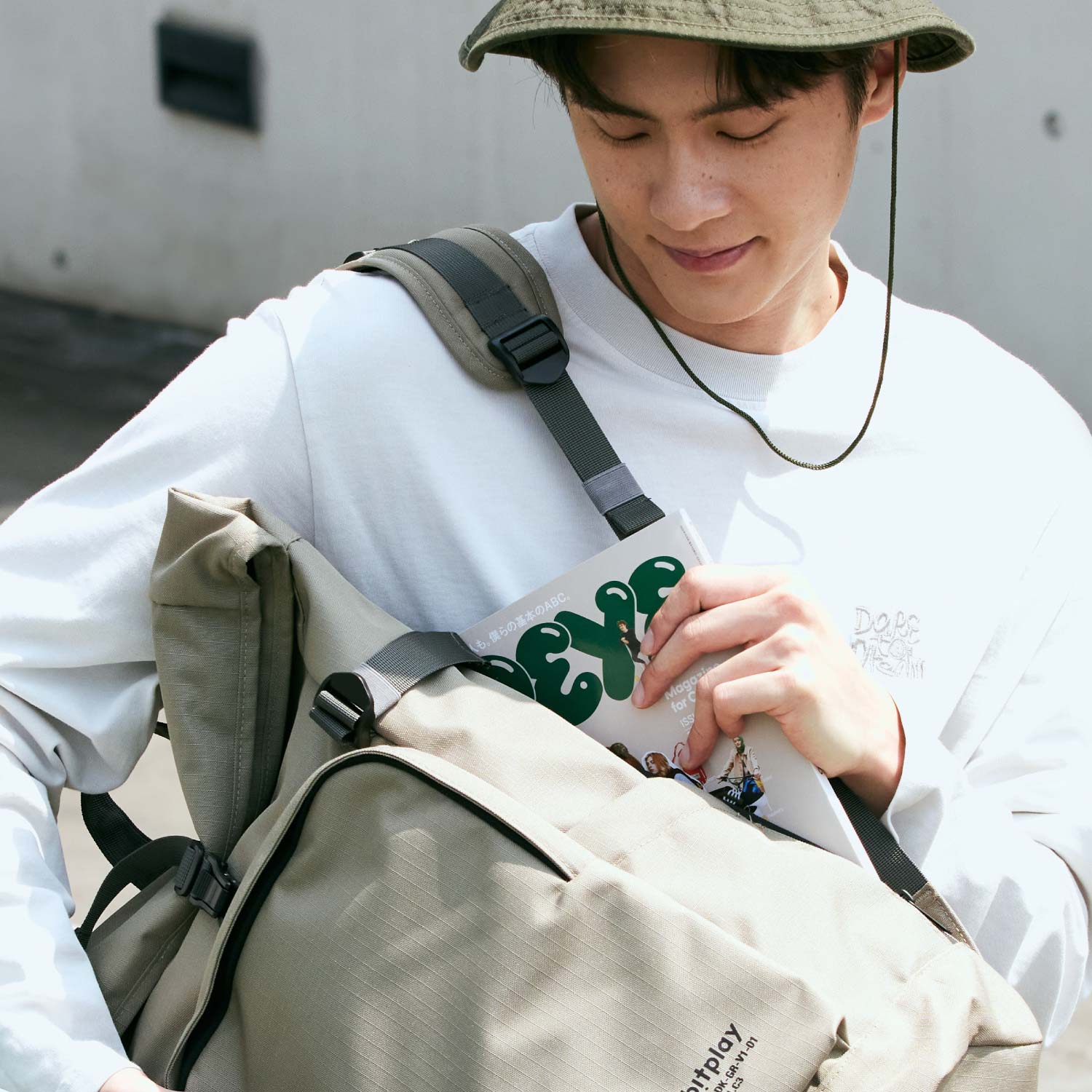 【Bitplay】輕旅筆電包|24L防潑水高強度 高原沙