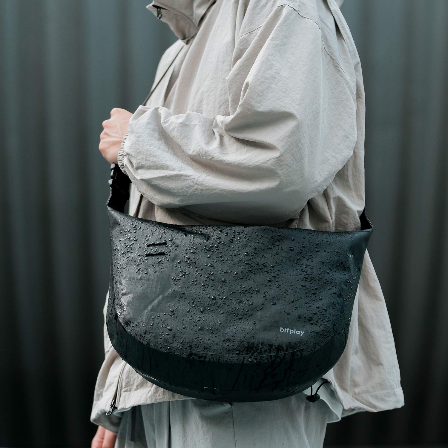 【Bitplay】AquaSeal海馬包|9L全防水斜跨包 霧黑