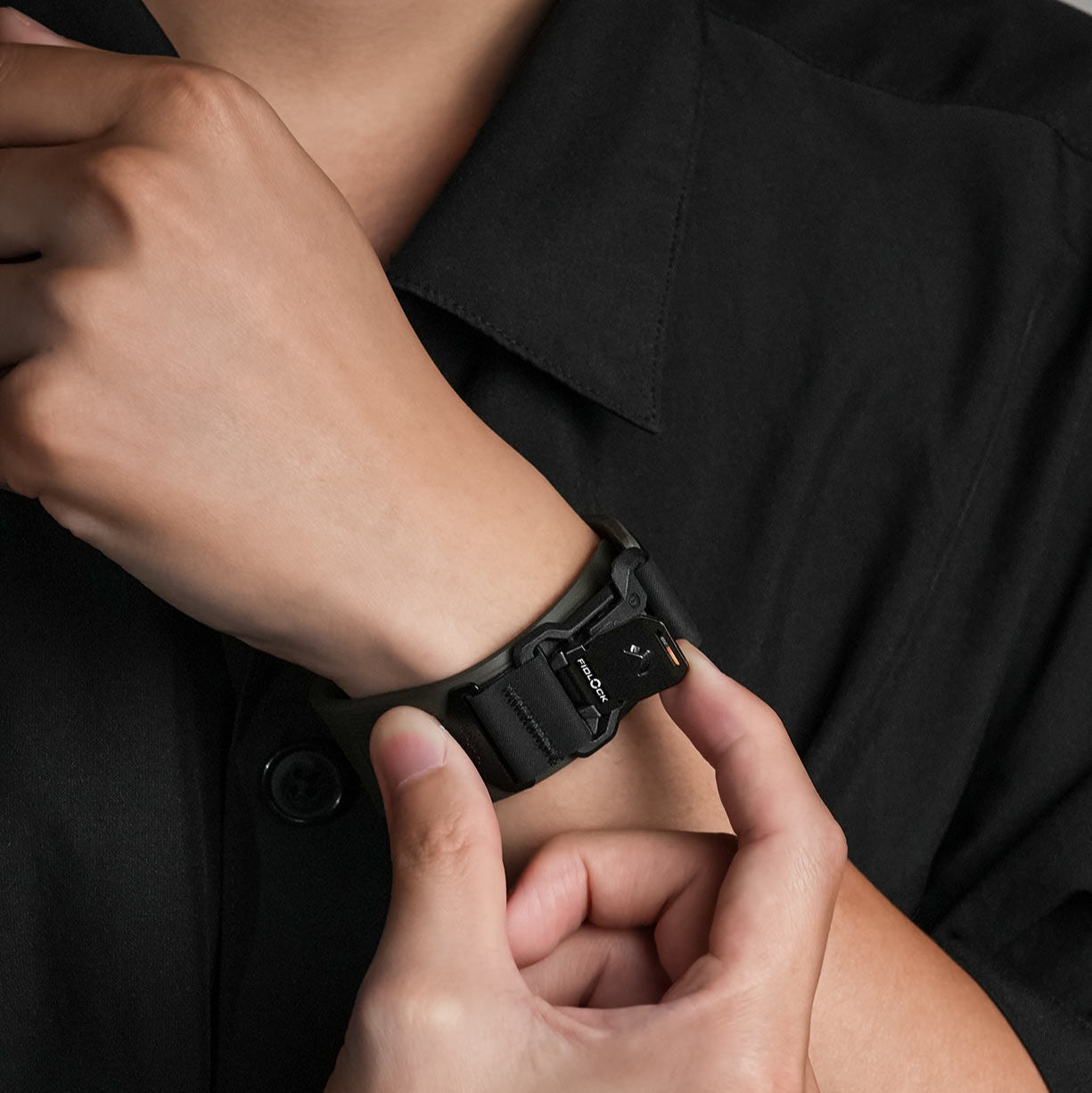 Fidlock® 磁吸快釦細節特寫,展示穩固與便捷設計