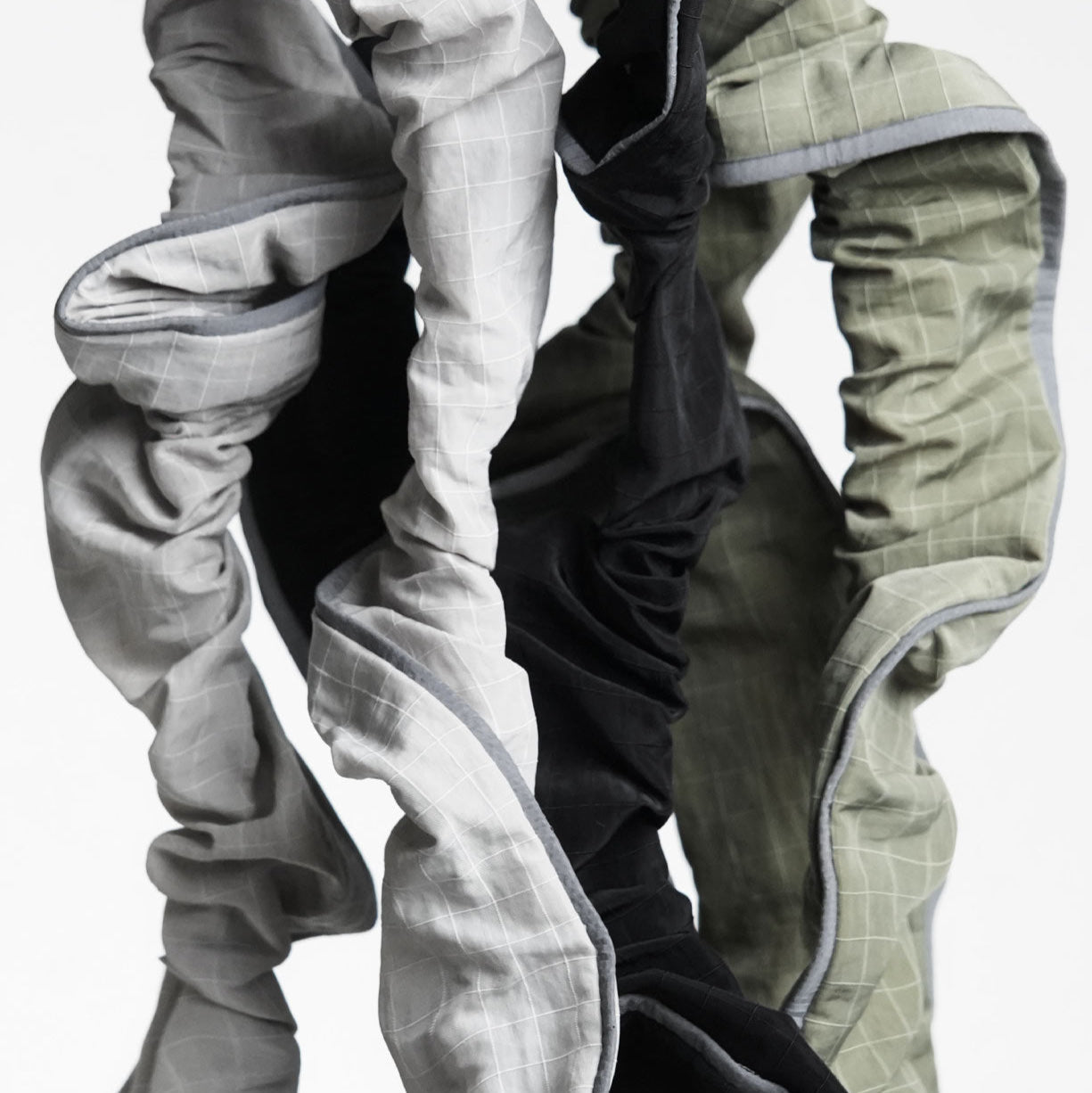 Glow Scrunchie Strap 顏色展示。