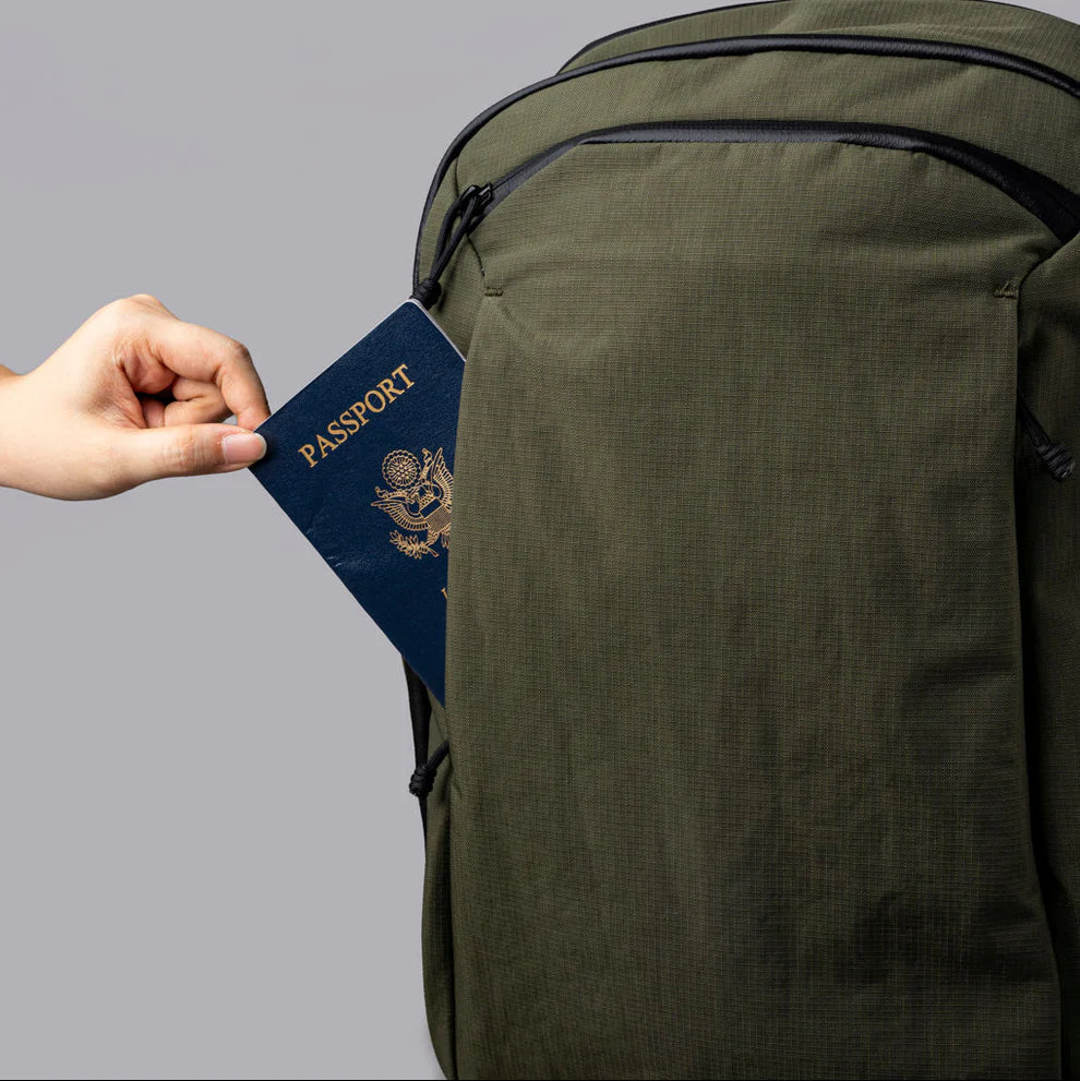 【Alpaka】Traverse Backpack 30L 旅行背包|防潑水|可容納 16 吋筆電