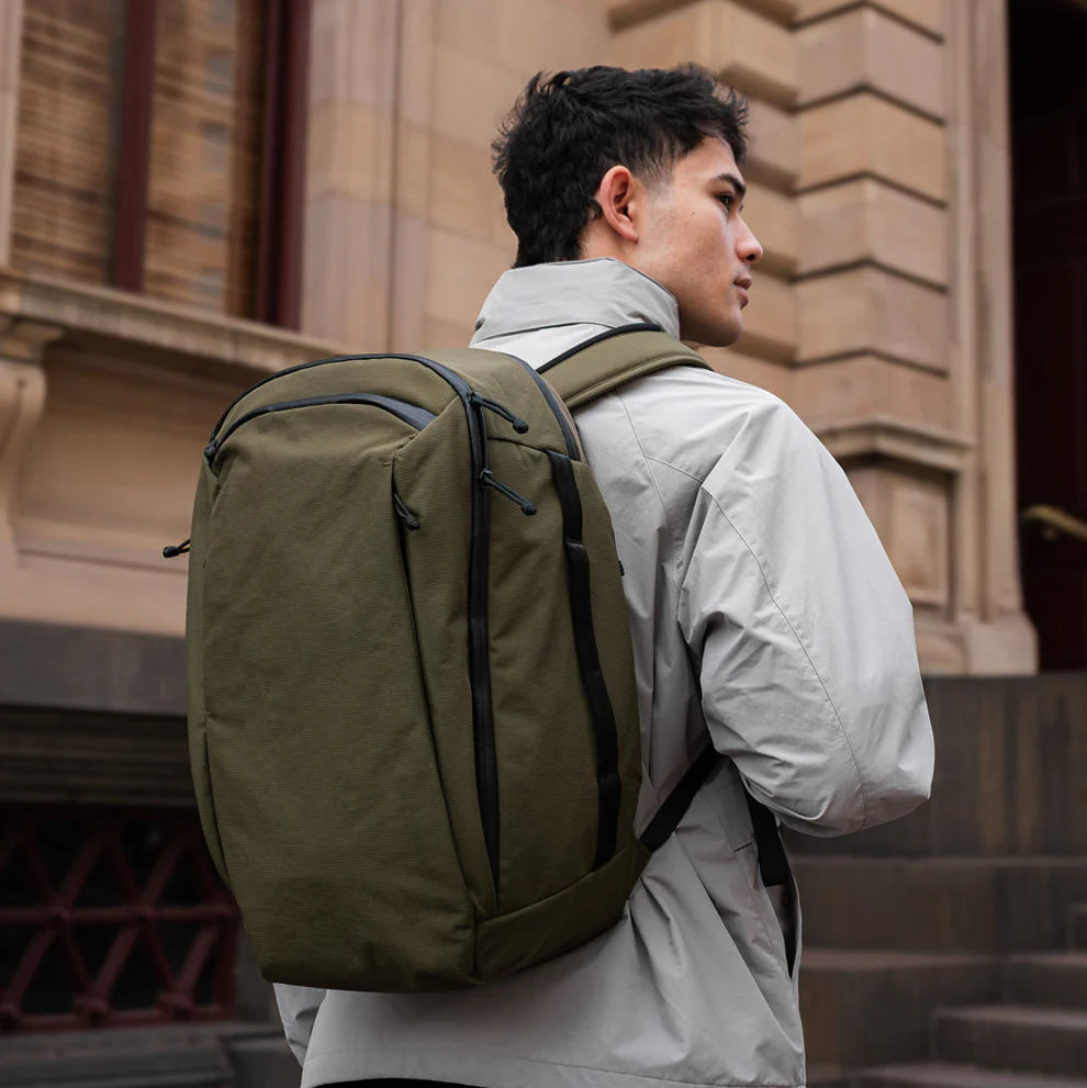 【Alpaka】Traverse Backpack 30L 旅行背包|防潑水|可容納 16 吋筆電