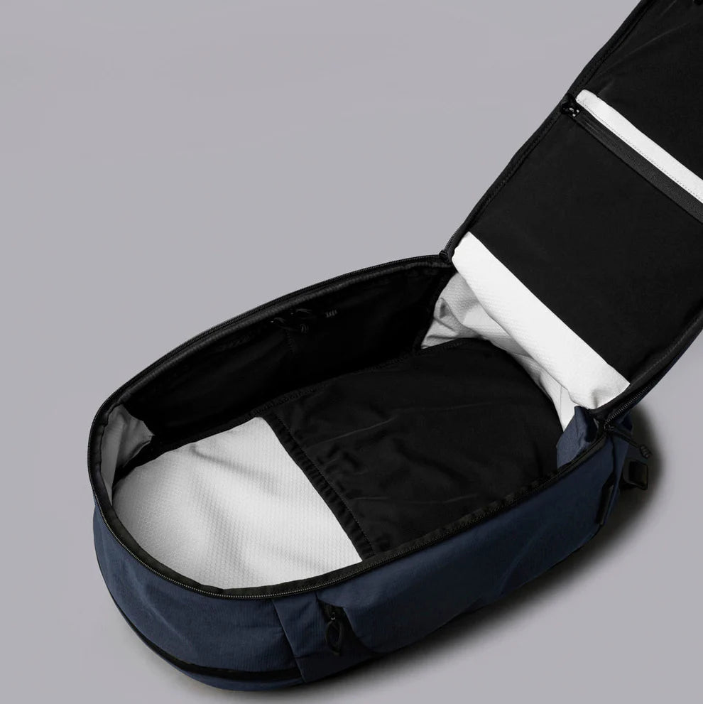 【Alpaka】Traverse Backpack 30L 旅行背包|防潑水|可容納 16 吋筆電