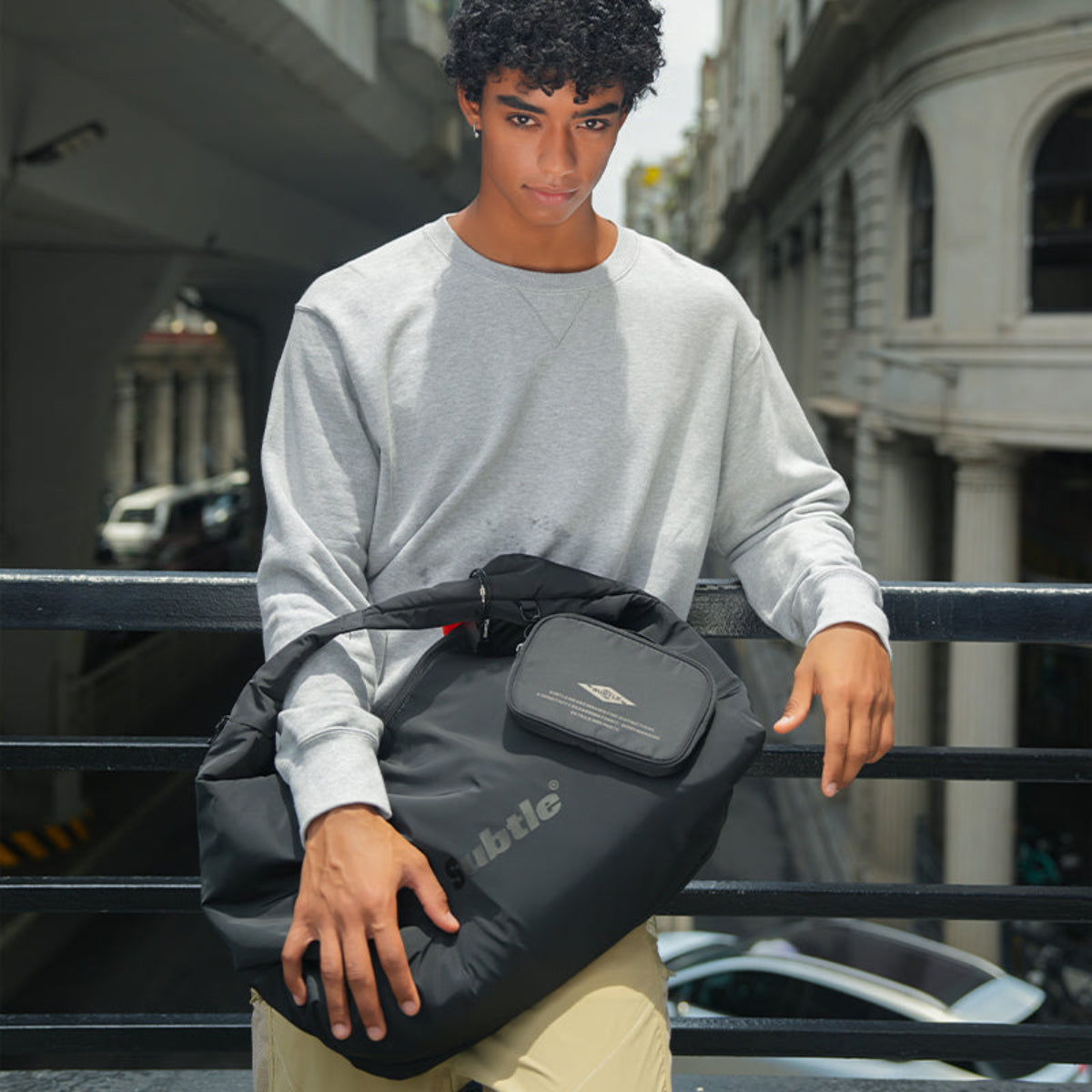 模特肩揹實用情境圖