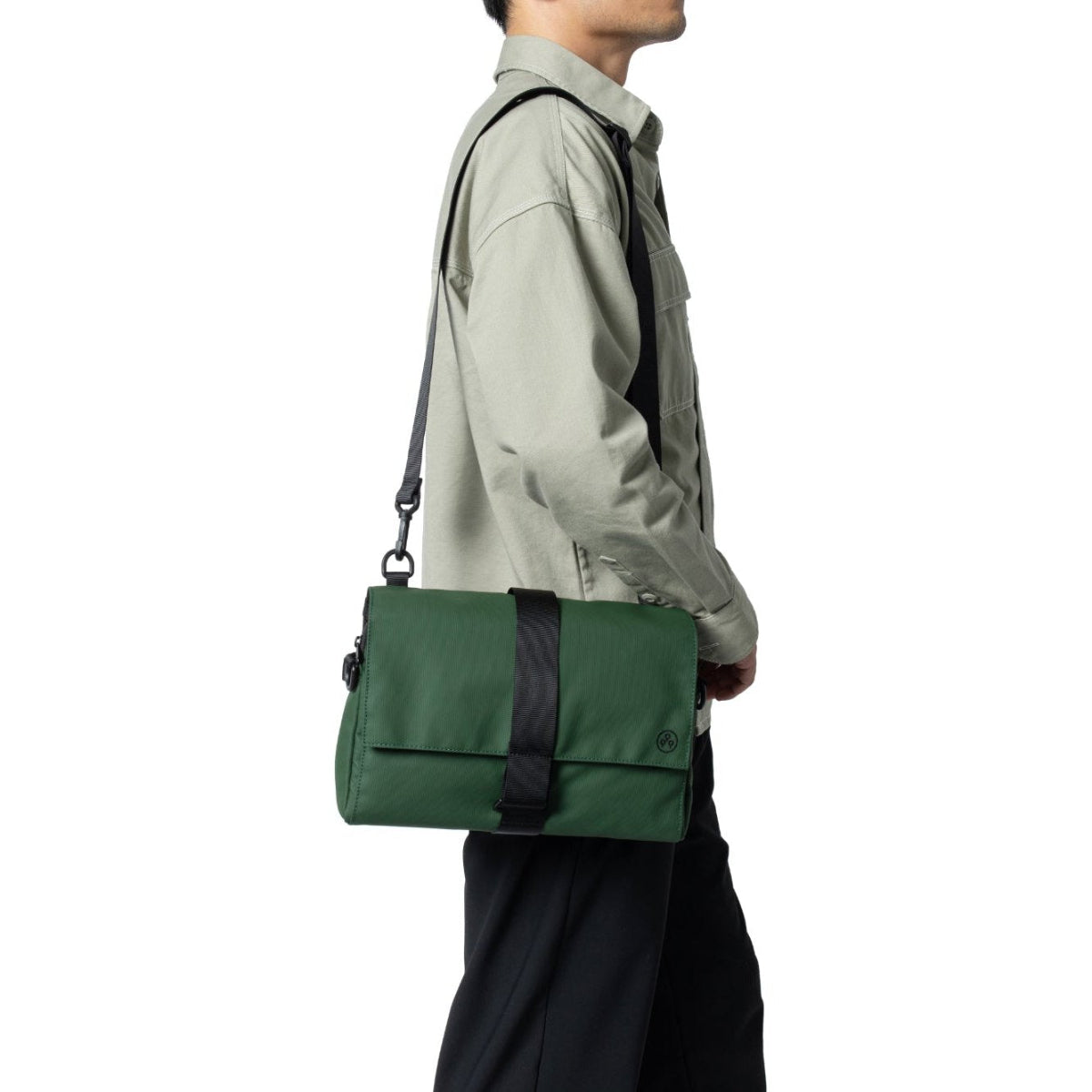 【Kiwee】Triangle Sling Bag Plus 單肩包|輕便防潑水|環保材質