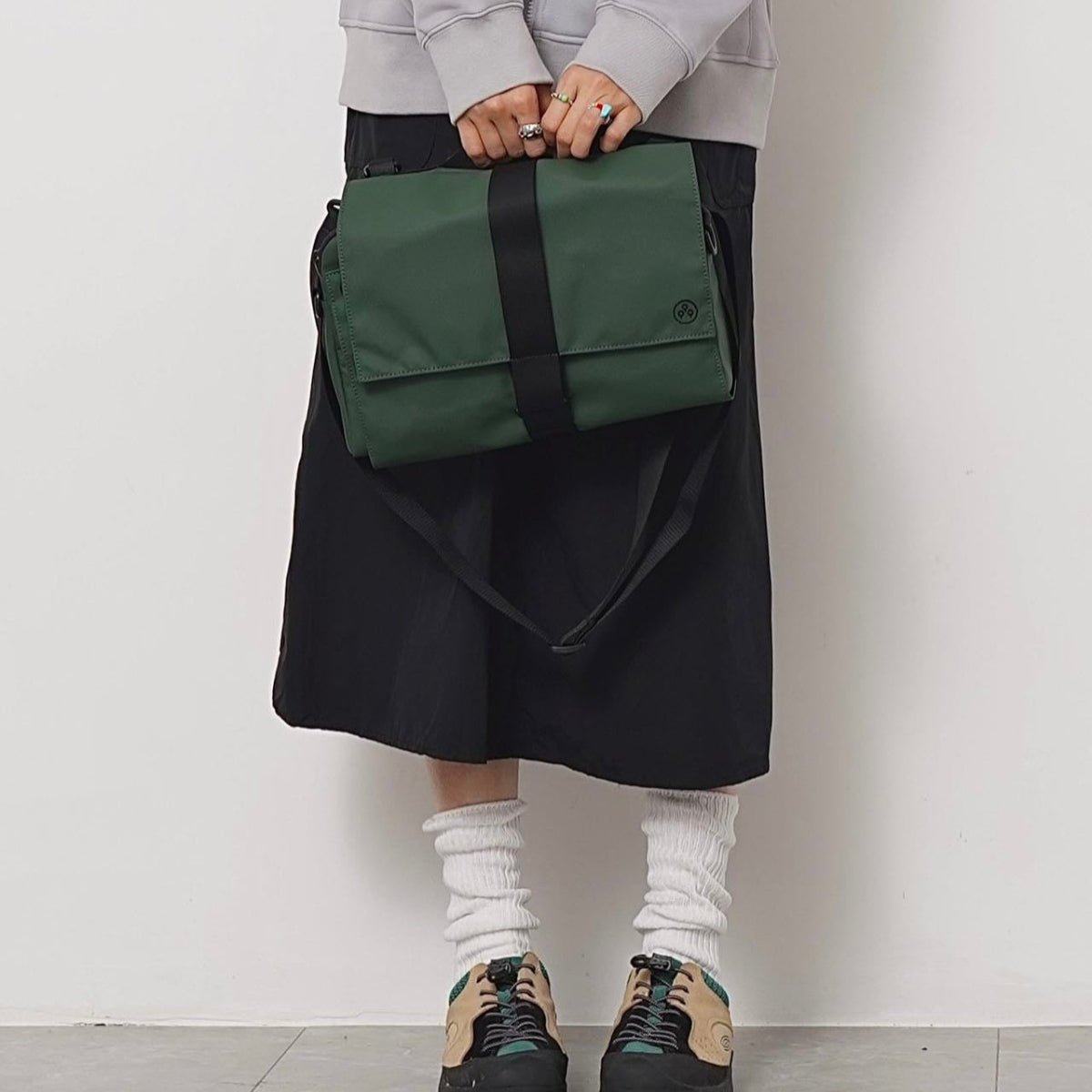 【Kiwee】Triangle Sling Bag Plus 單肩包|輕便防潑水|環保材質