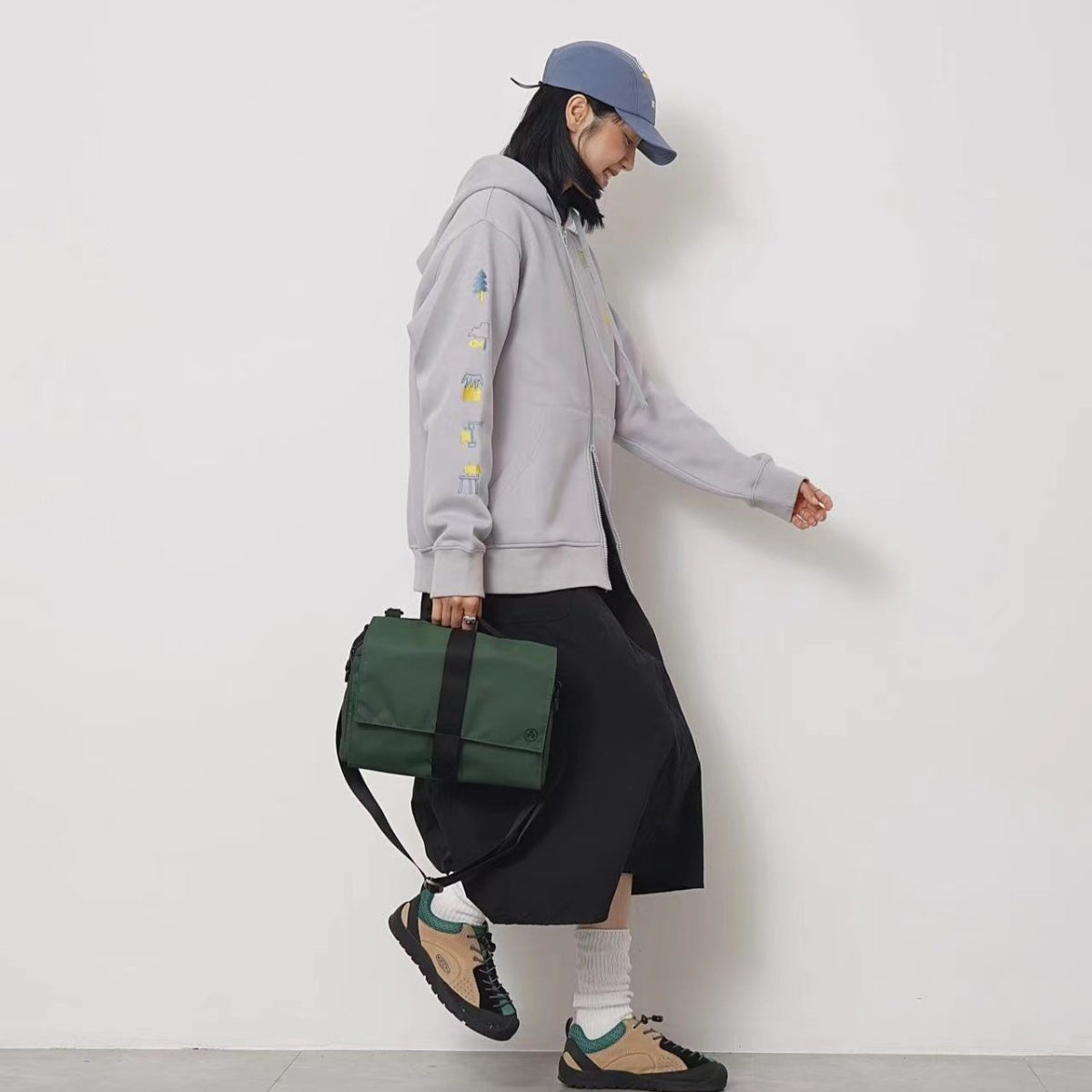 【Kiwee】Triangle Sling Bag Plus 單肩包|輕便防潑水|環保材質