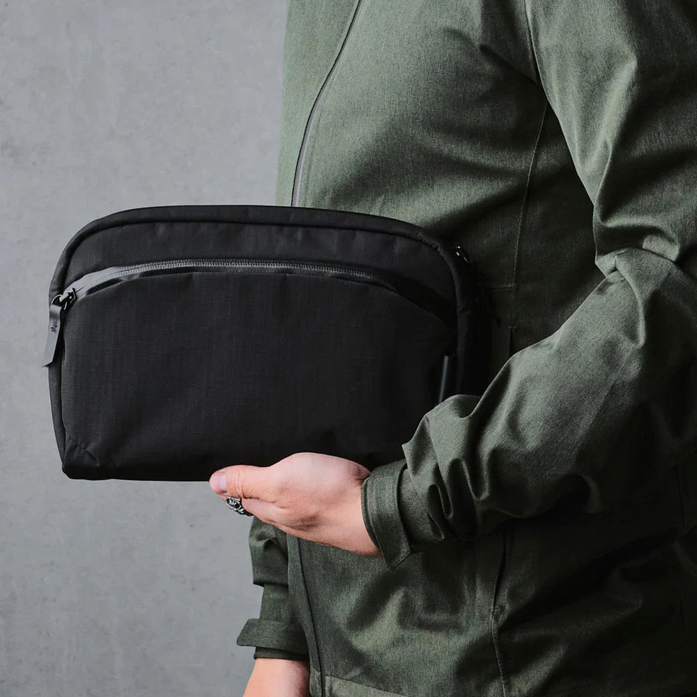 Alpaka Flight Sling 側肩包|輕巧防水