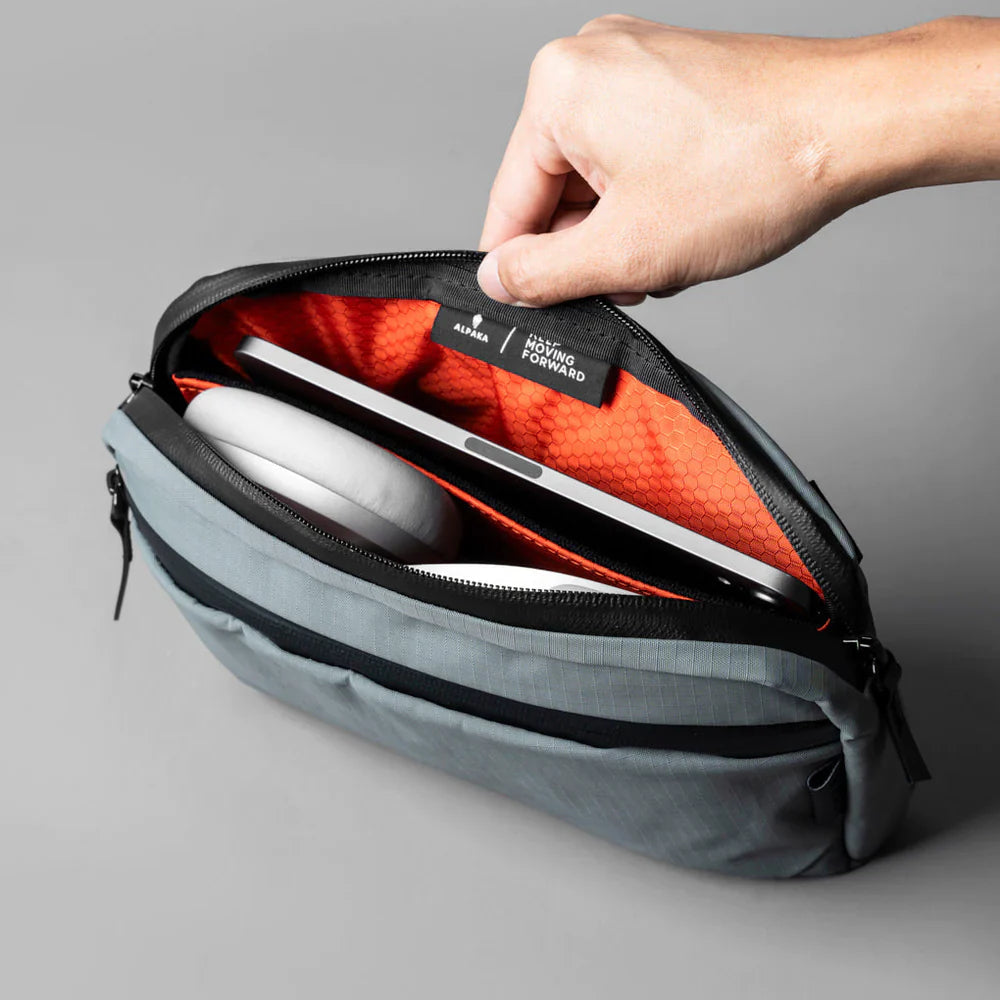 Alpaka Flight Sling 側肩包|輕巧防水