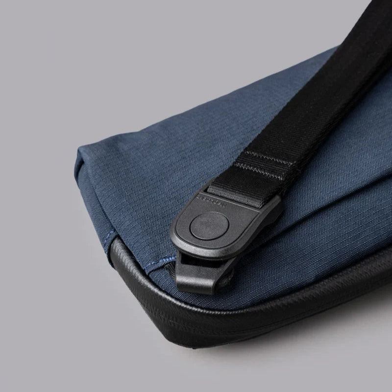 ALPAKA Flight Pouch Pro容量升級與智慧設計,快拆扣設計,肩背斜背隨心切換